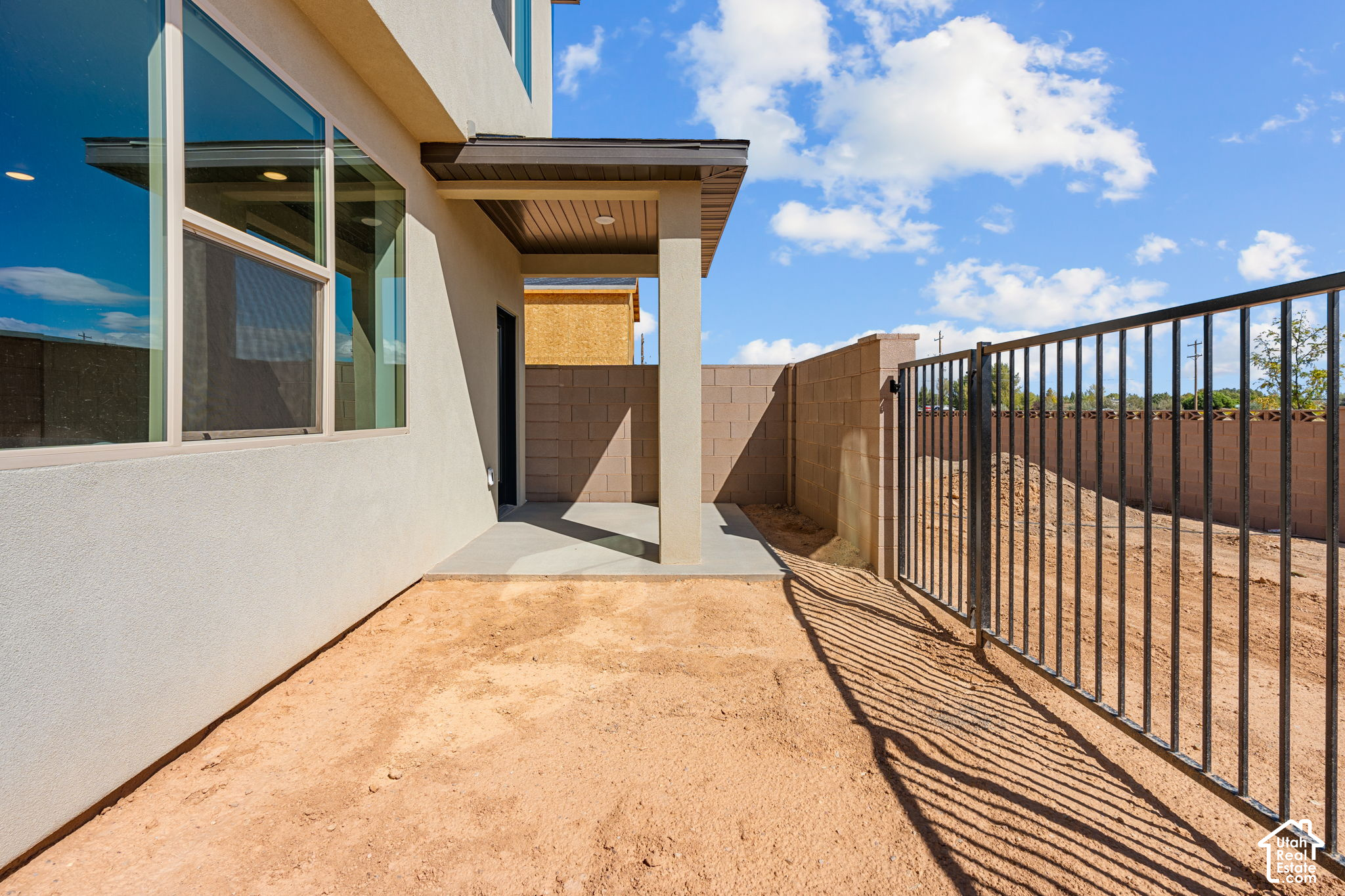 main property photo 32