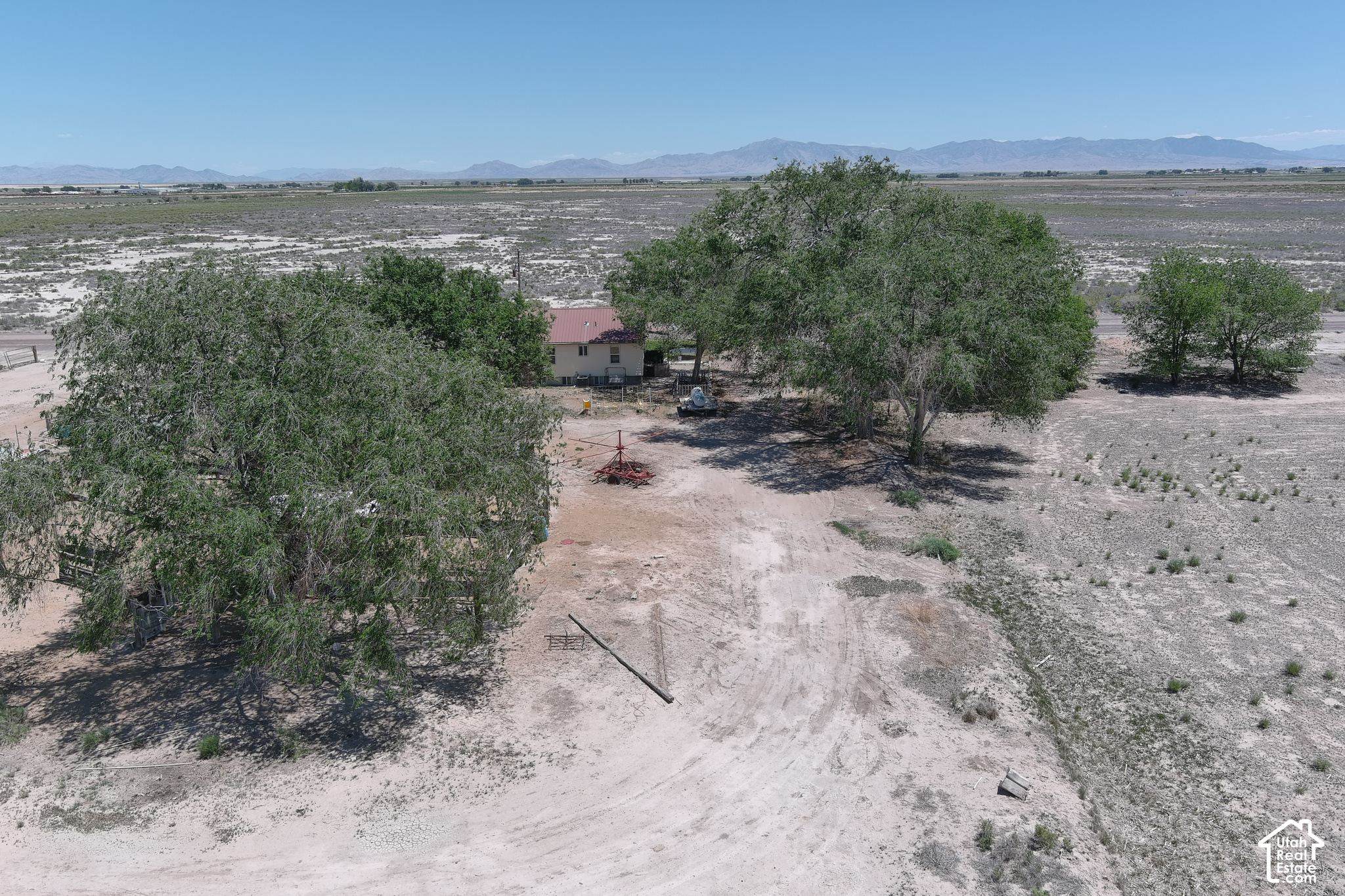 main property photo 8