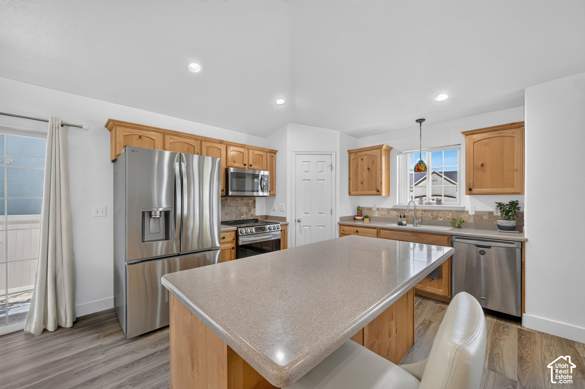 main property photo 7