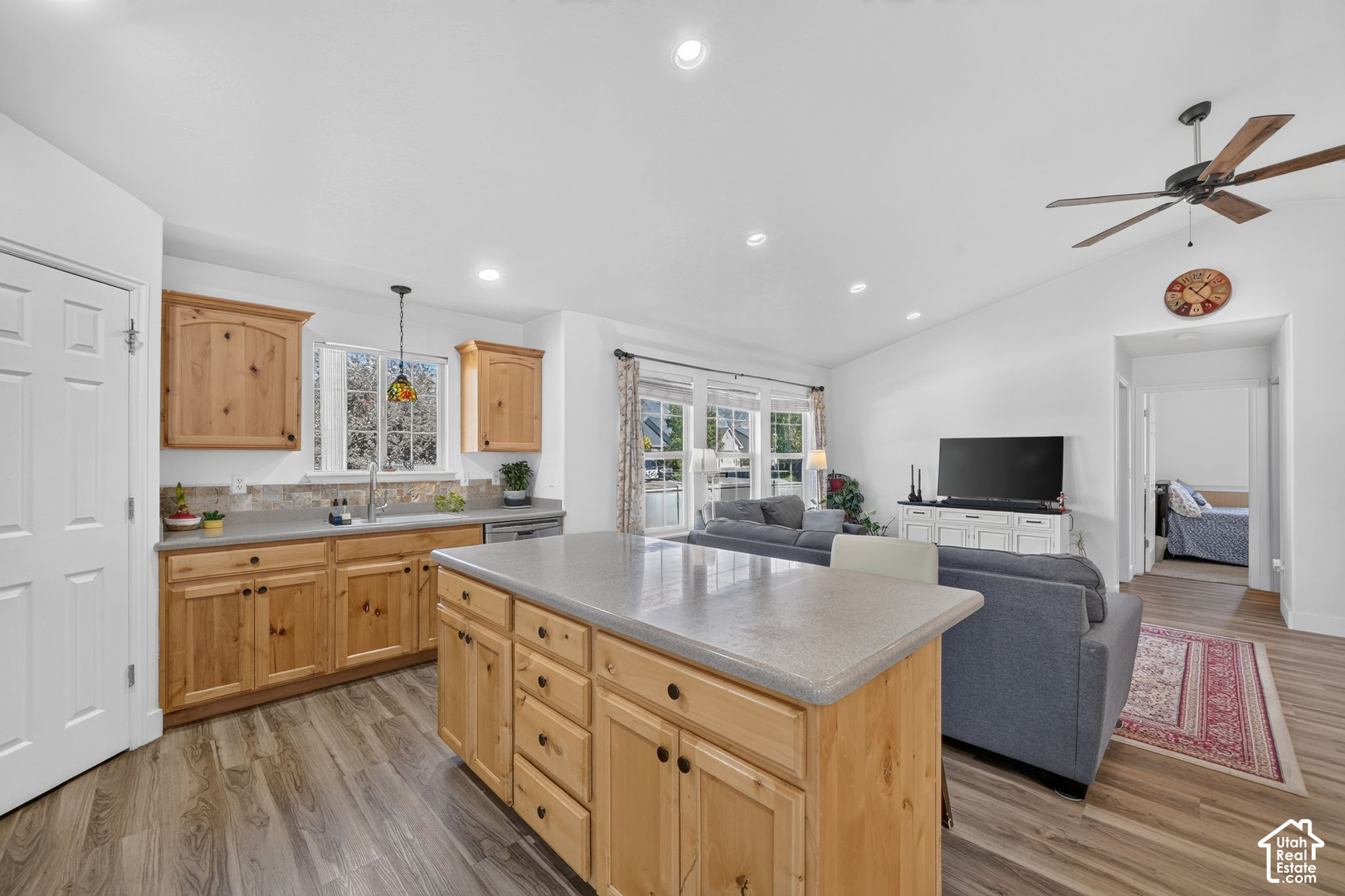 main property photo 8