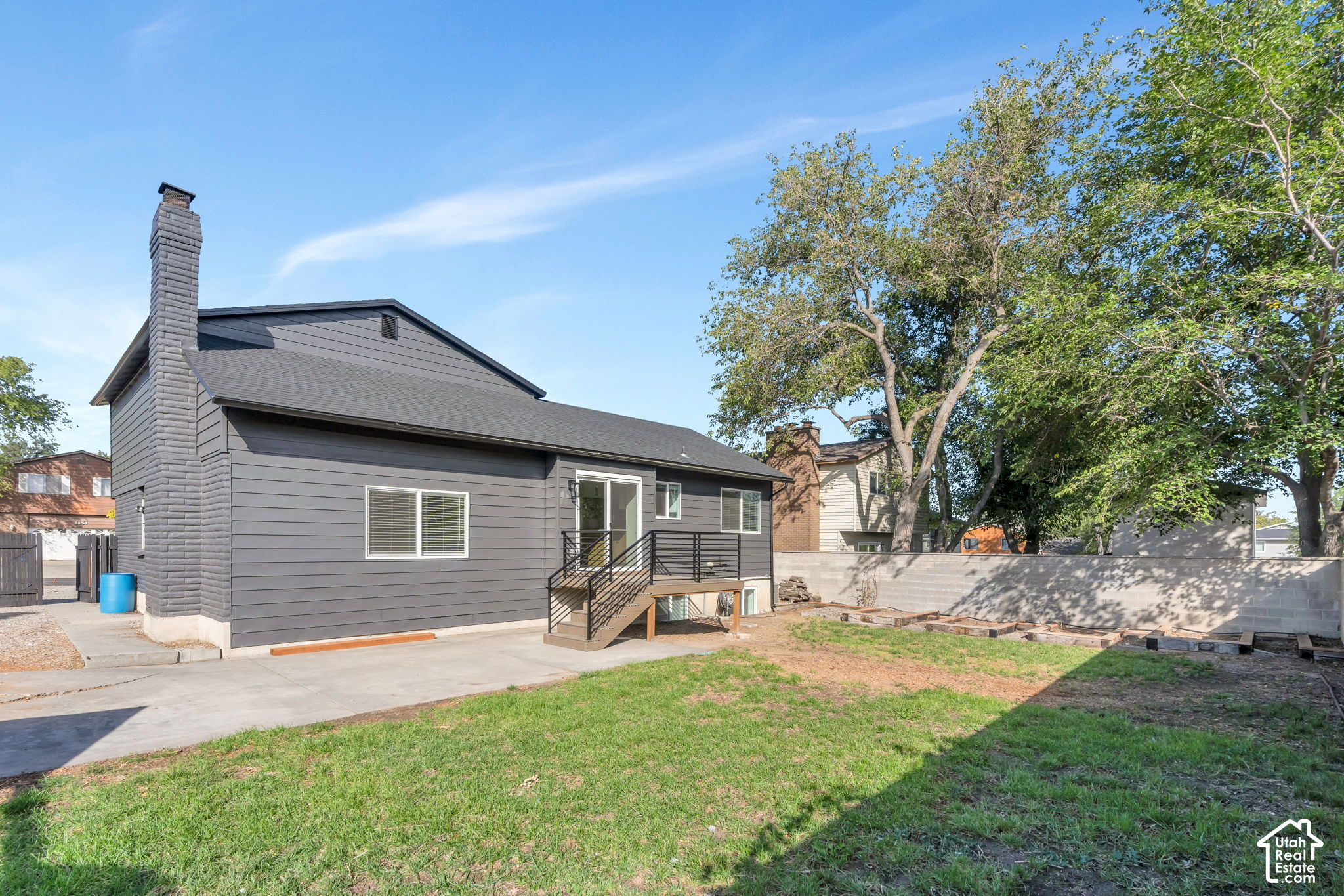 main property photo 30