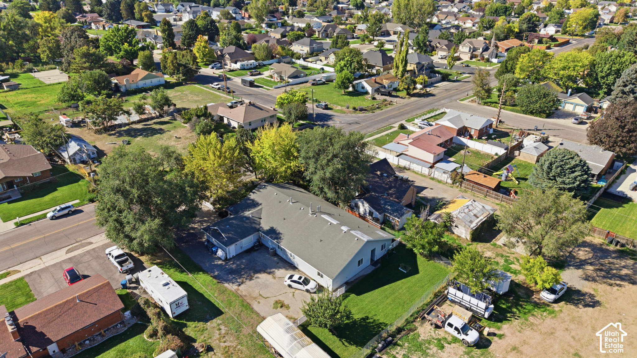 main property photo 34