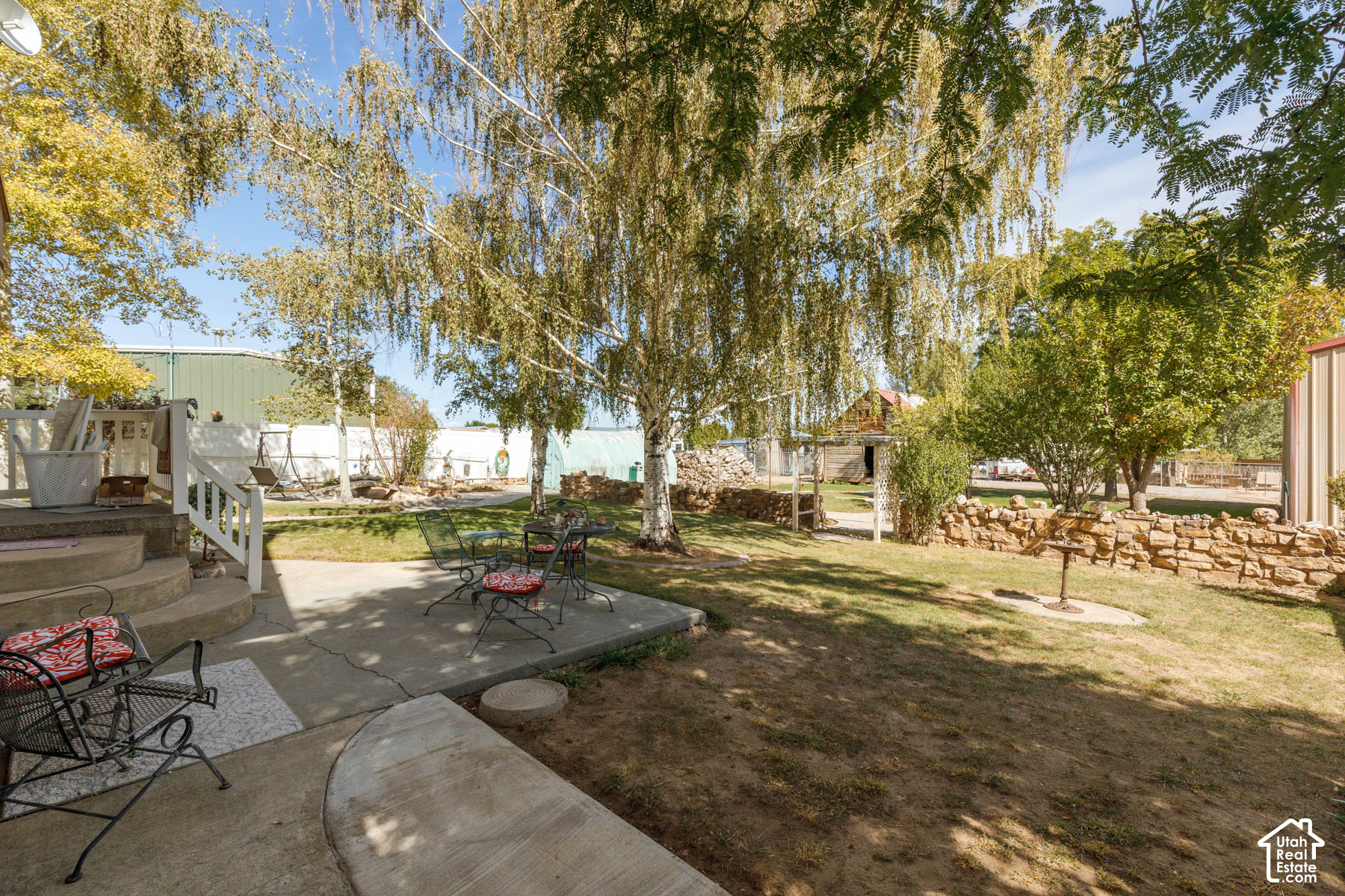 main property photo 33