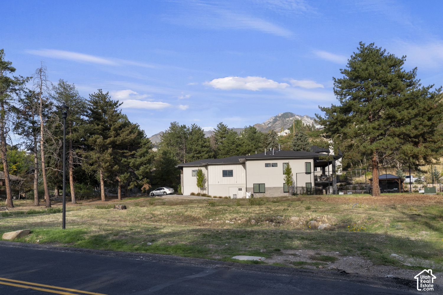 main property photo 4