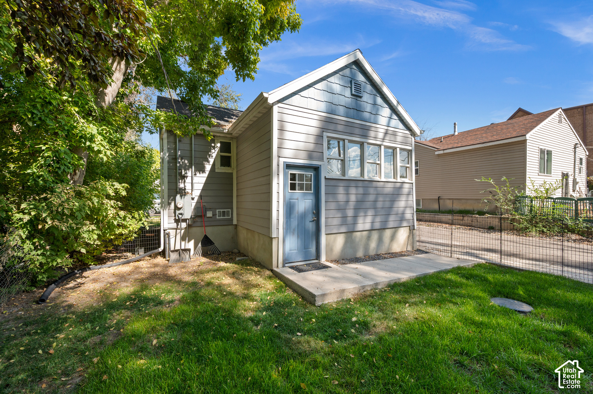 main property photo 18