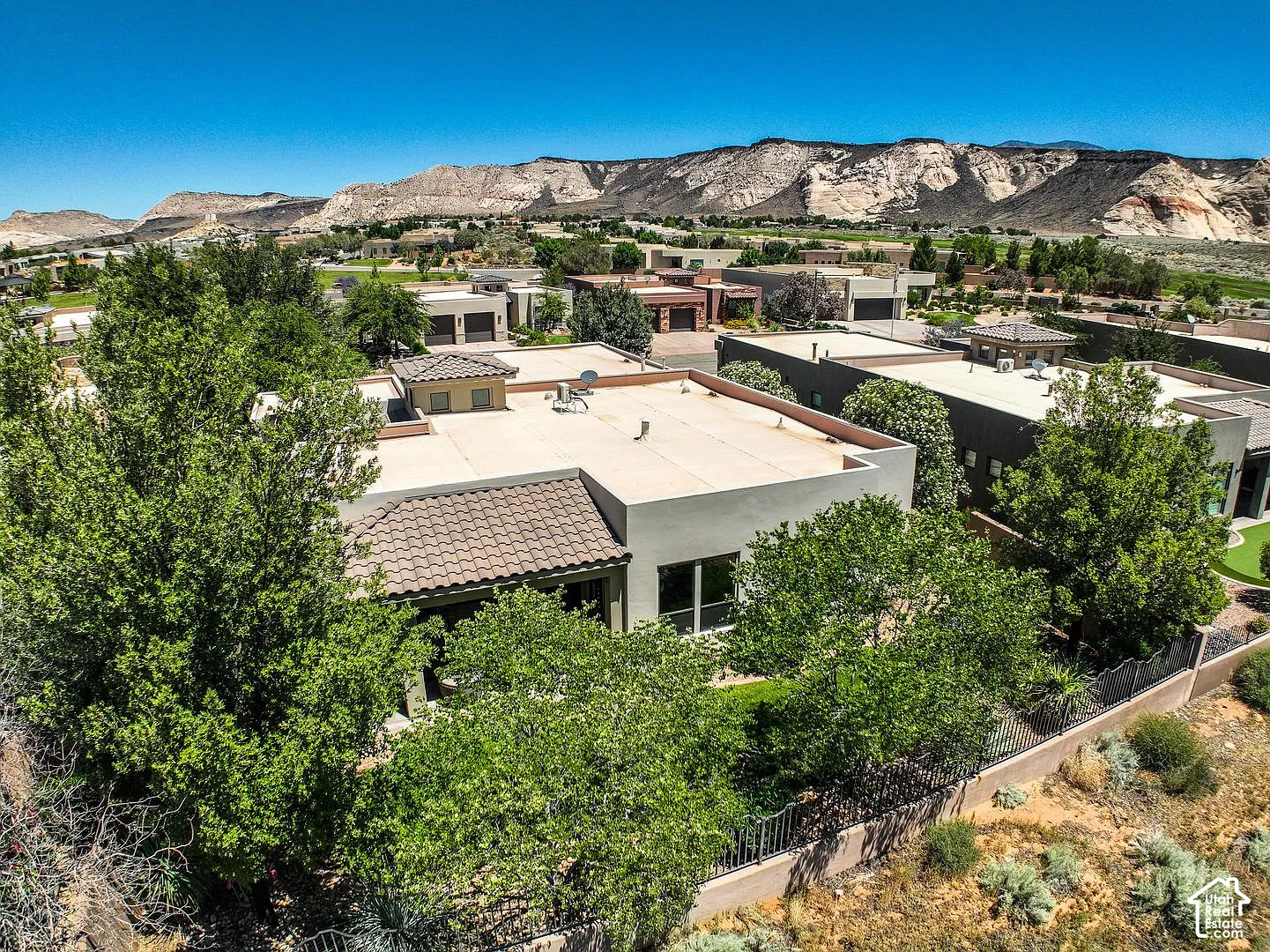 main property photo 38