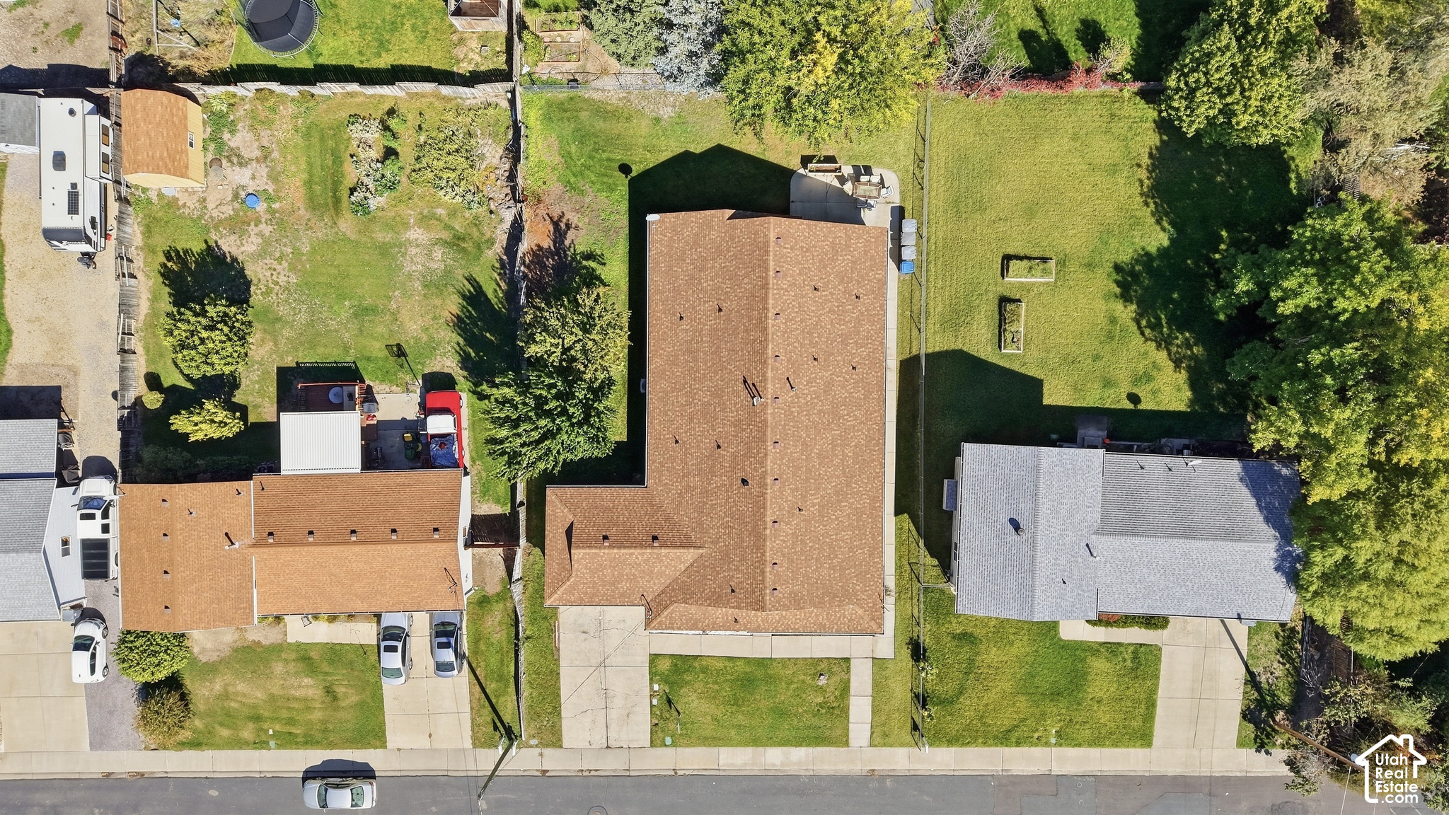 main property photo 23