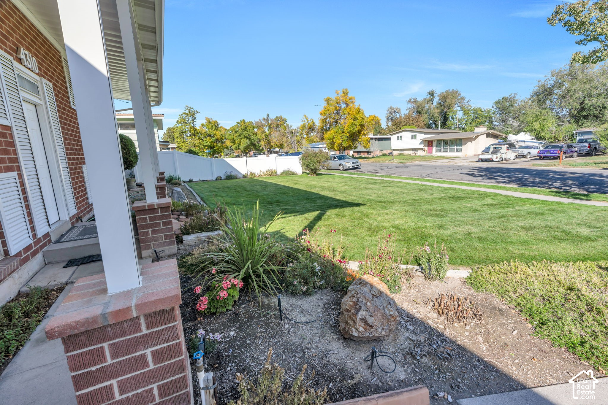 main property photo 34