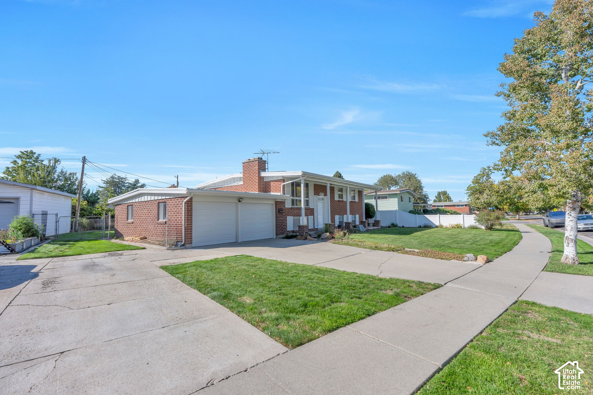 main property photo 35