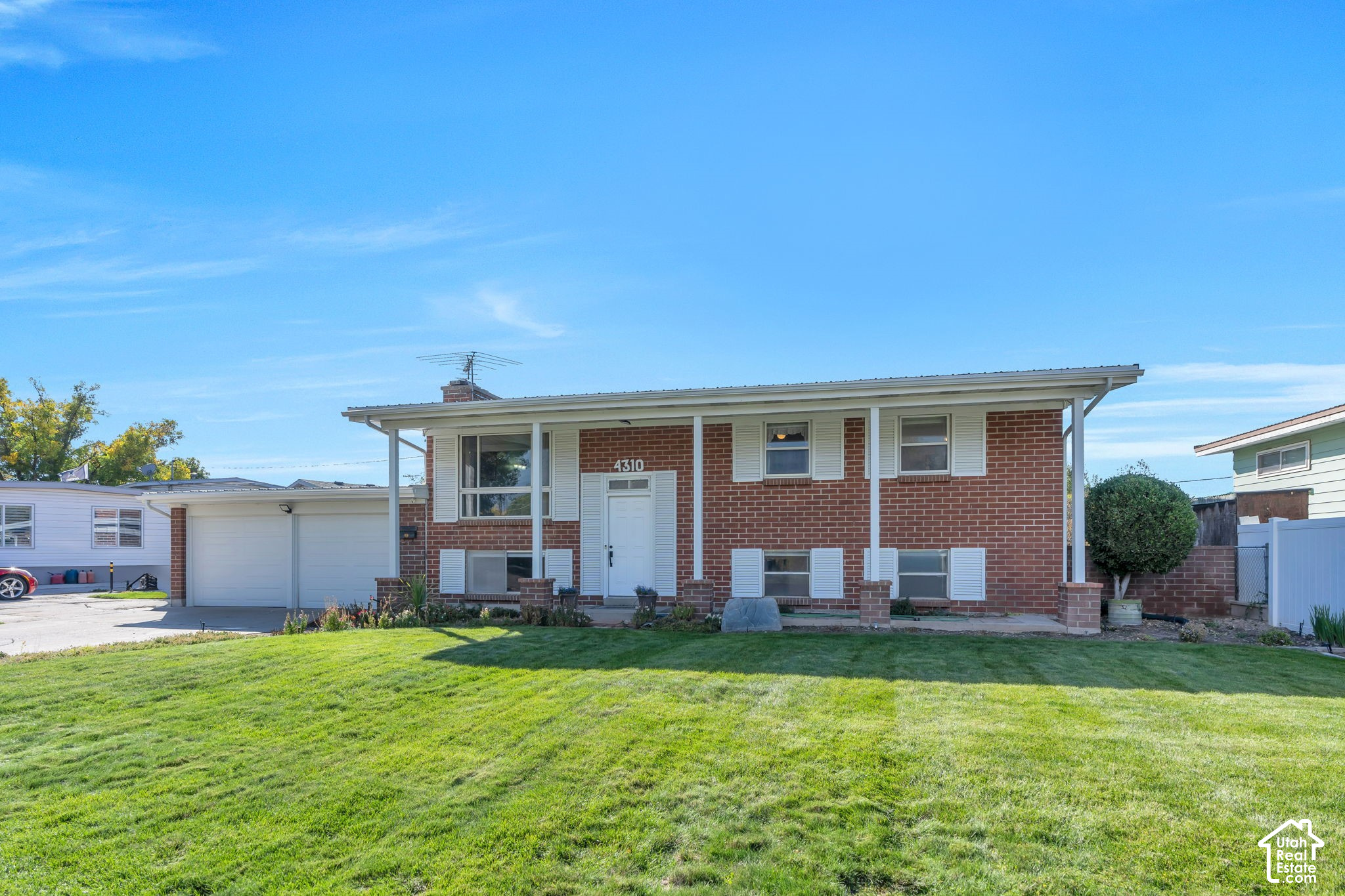 main property photo 37