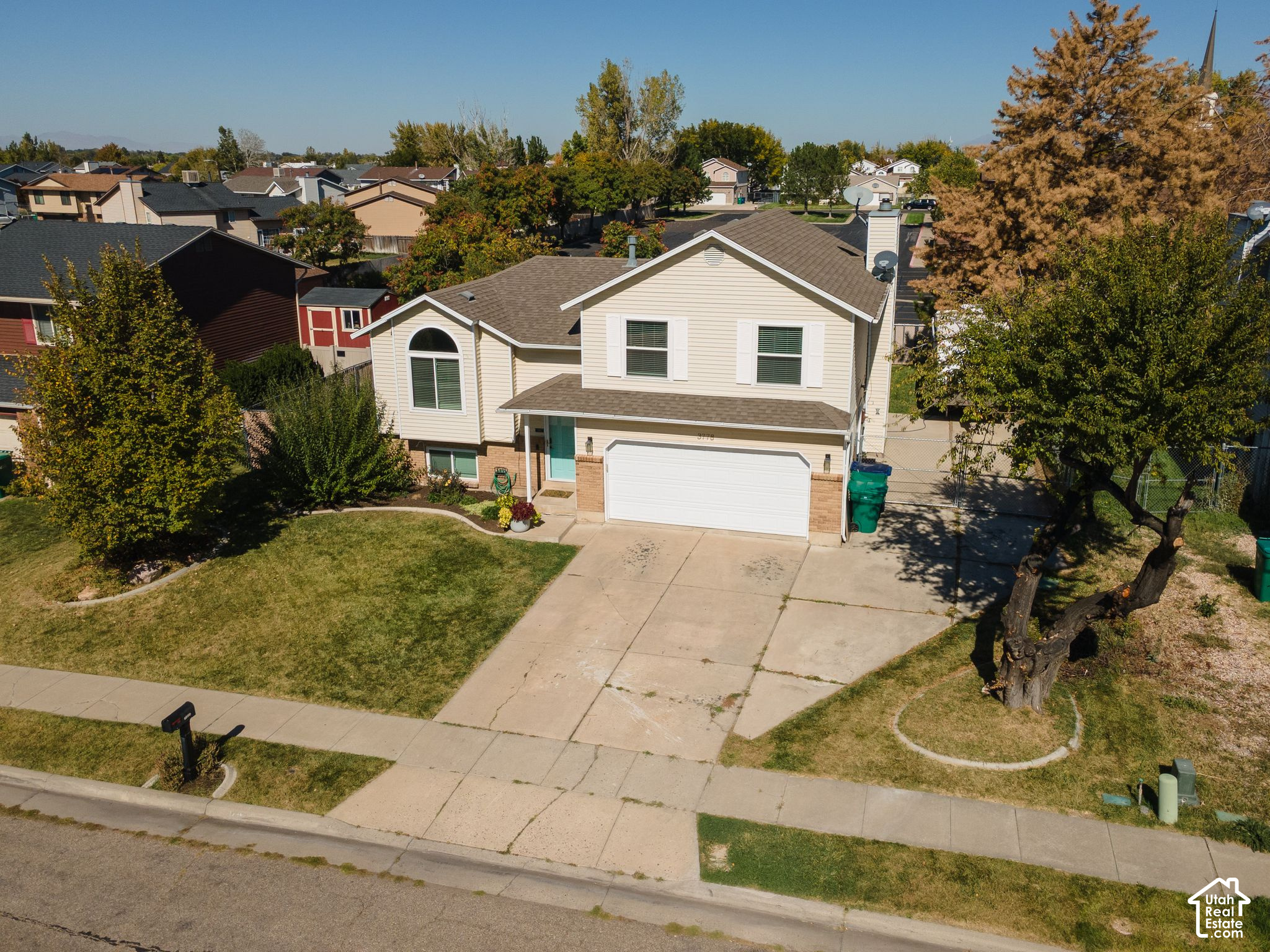 main property photo 30