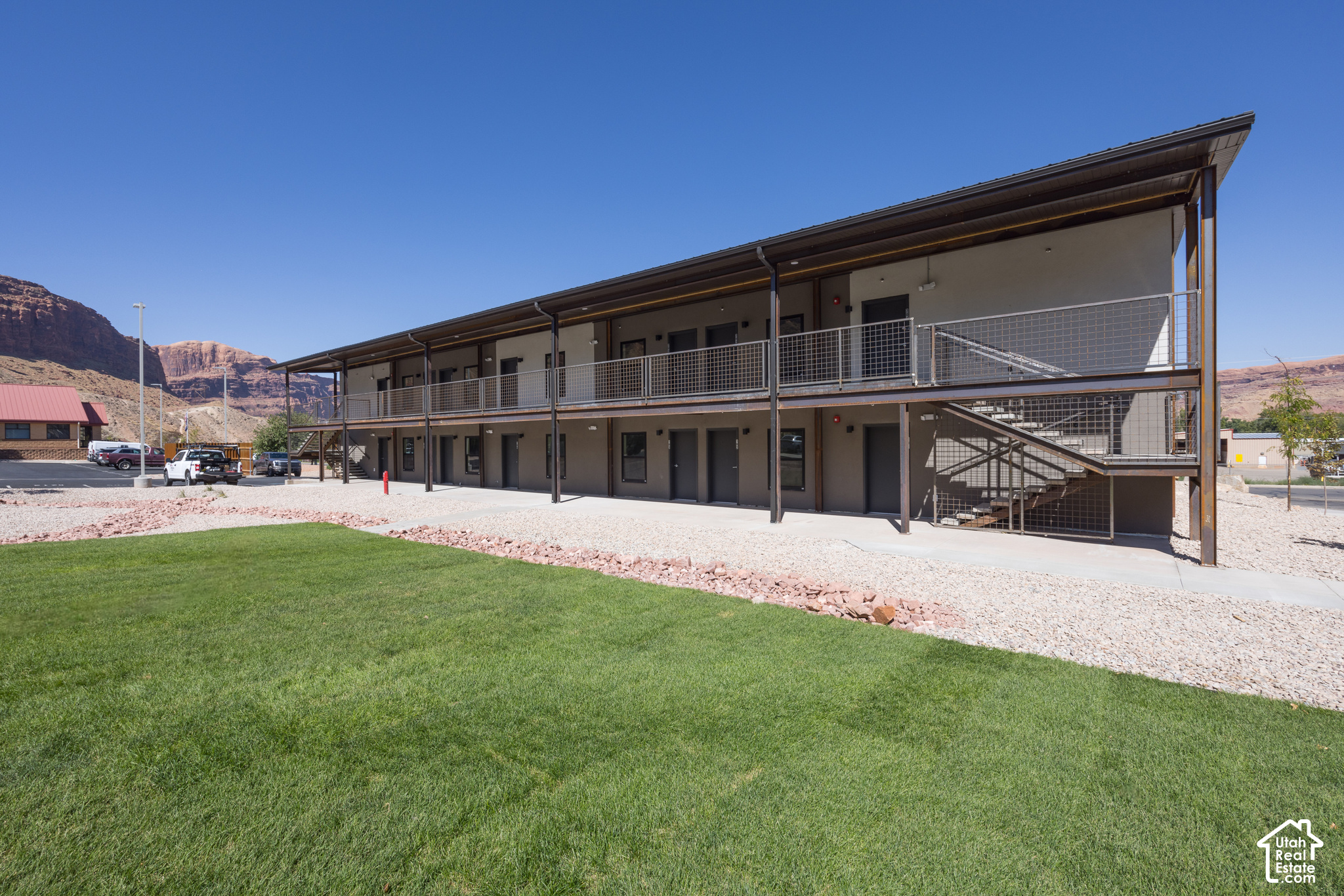 main property photo 17