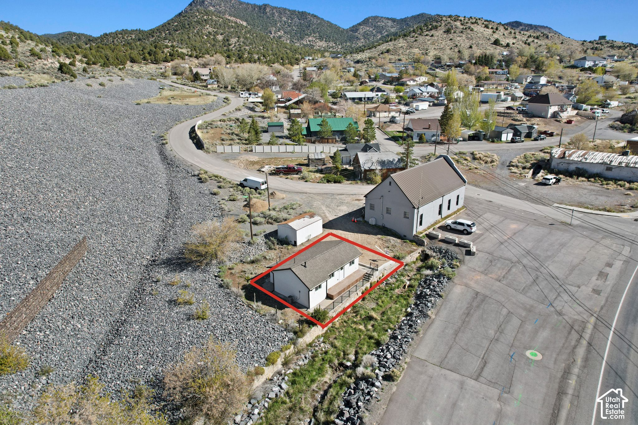 main property photo 14