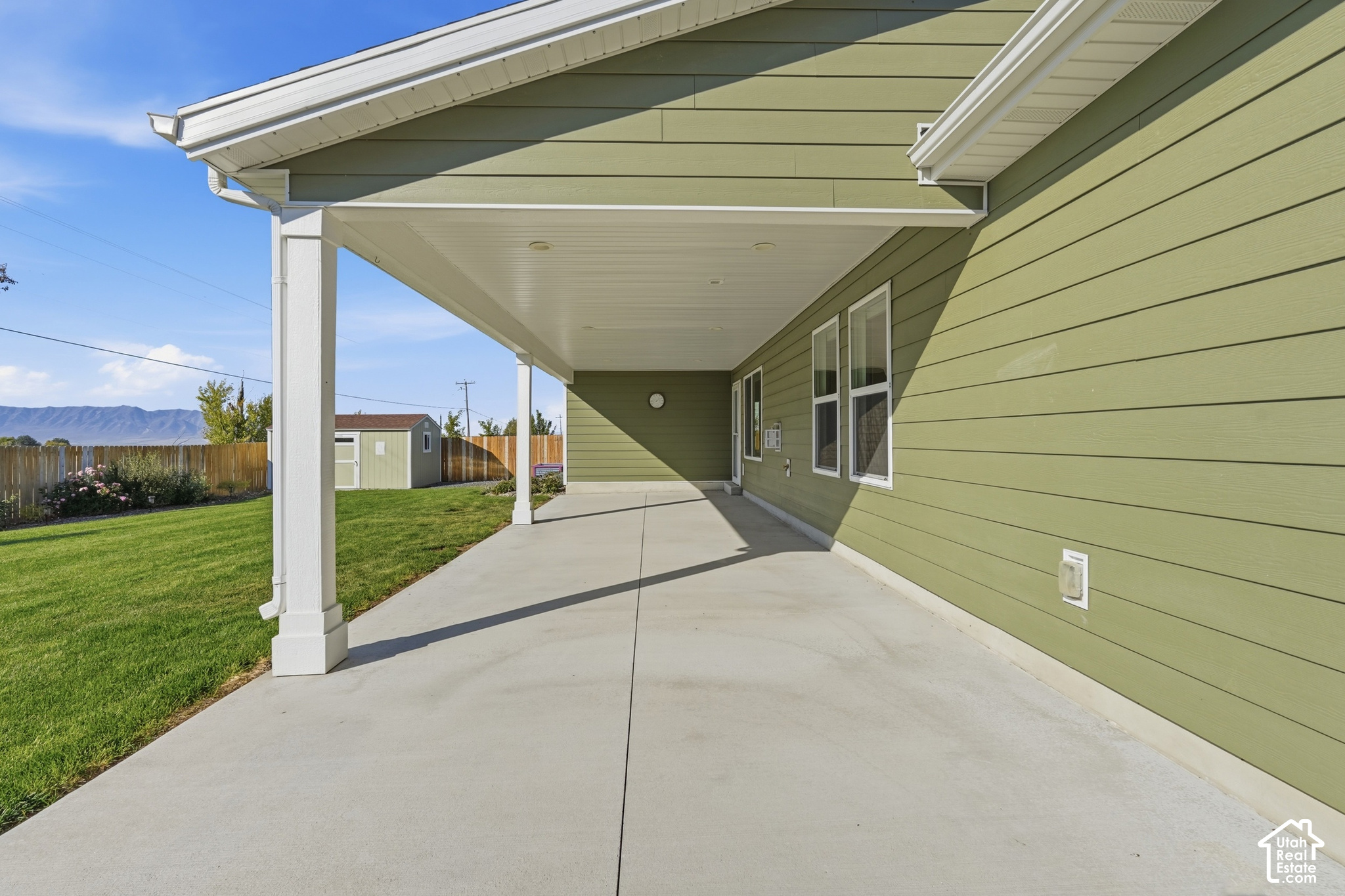 main property photo 32