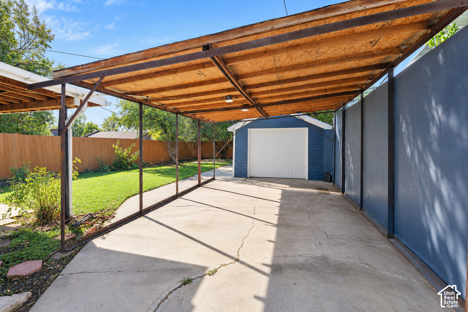 main property photo 30