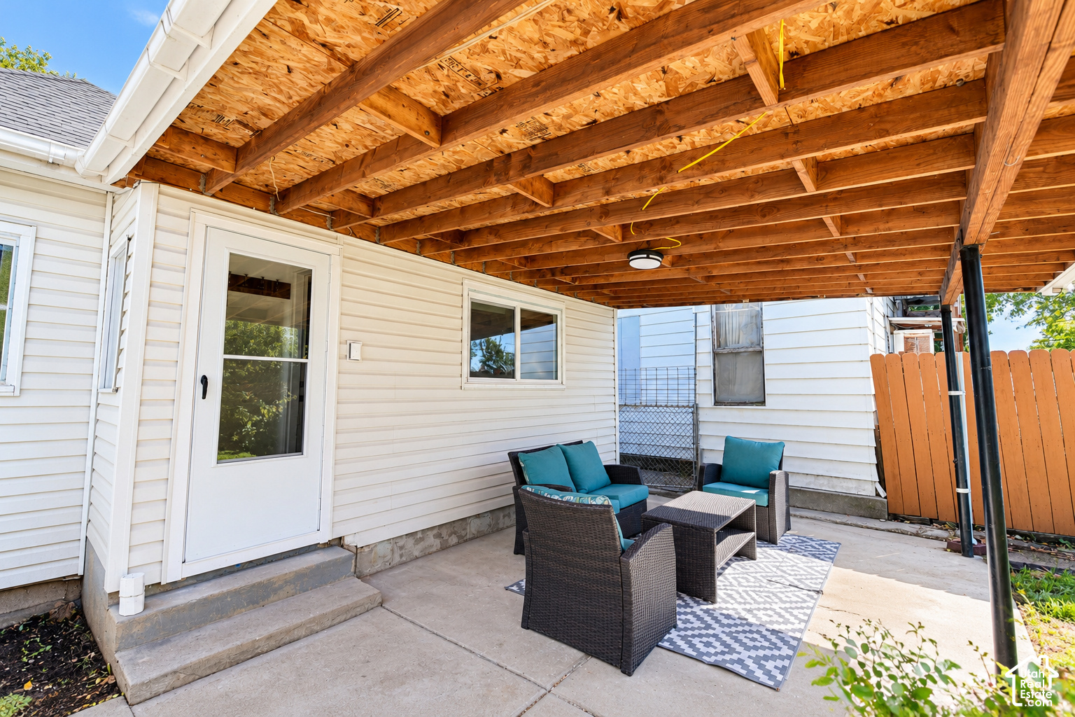 main property photo 31