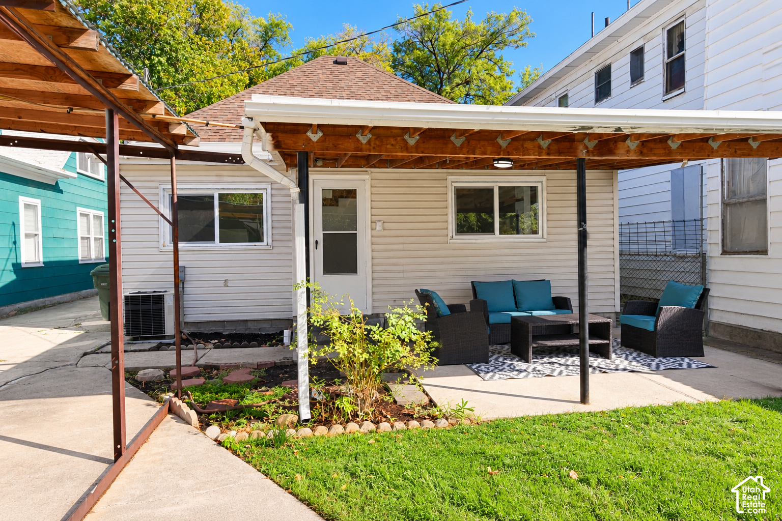 main property photo 34