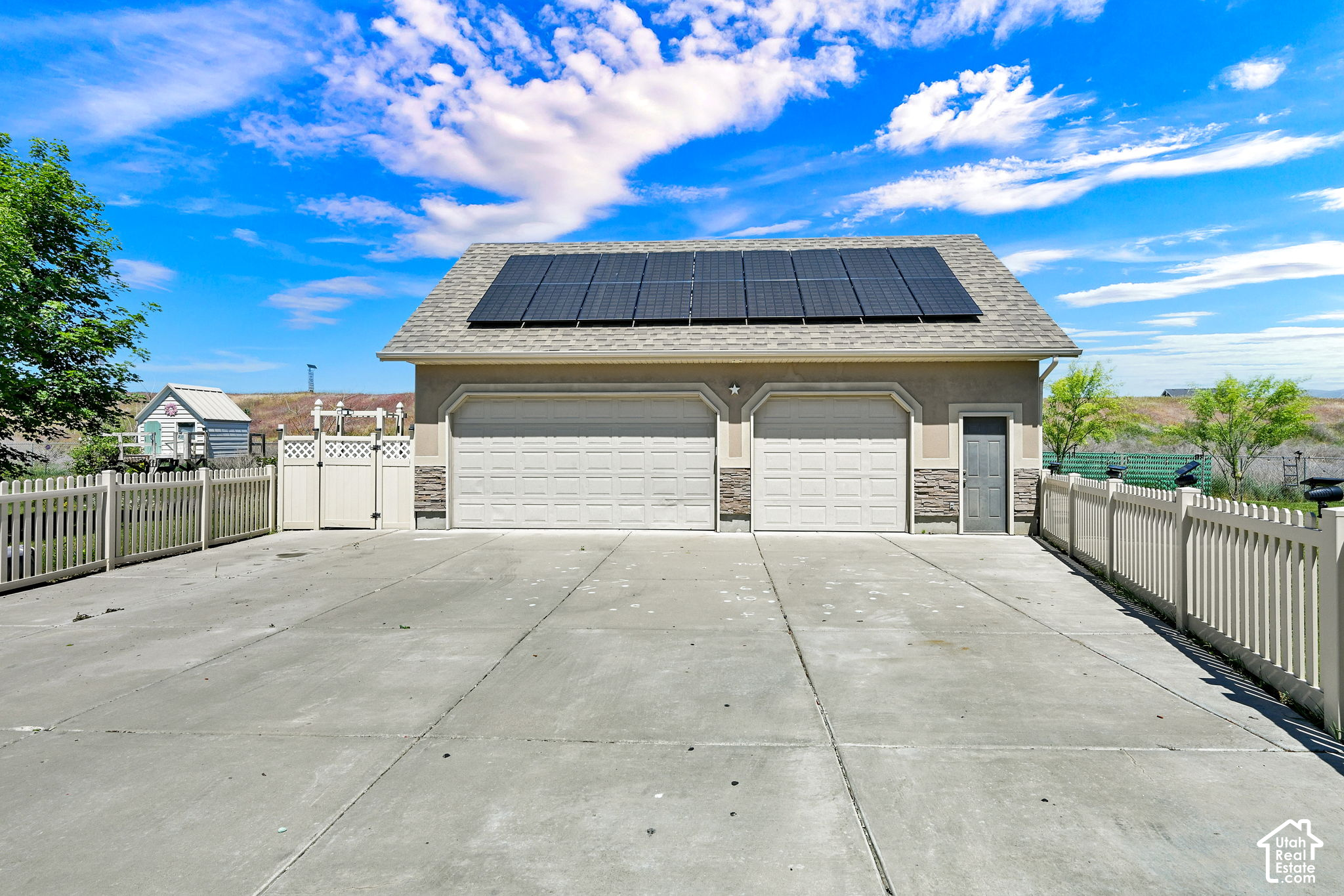 main property photo 43