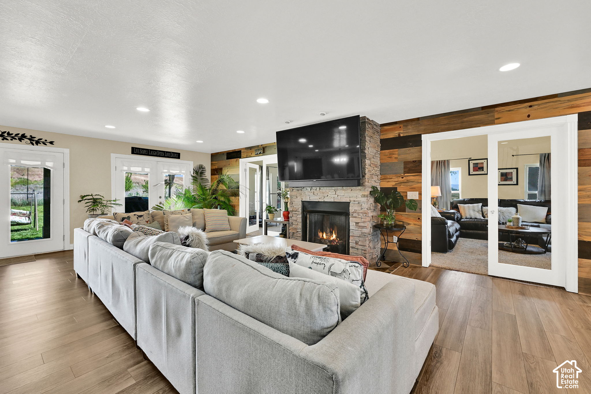 main property photo 9