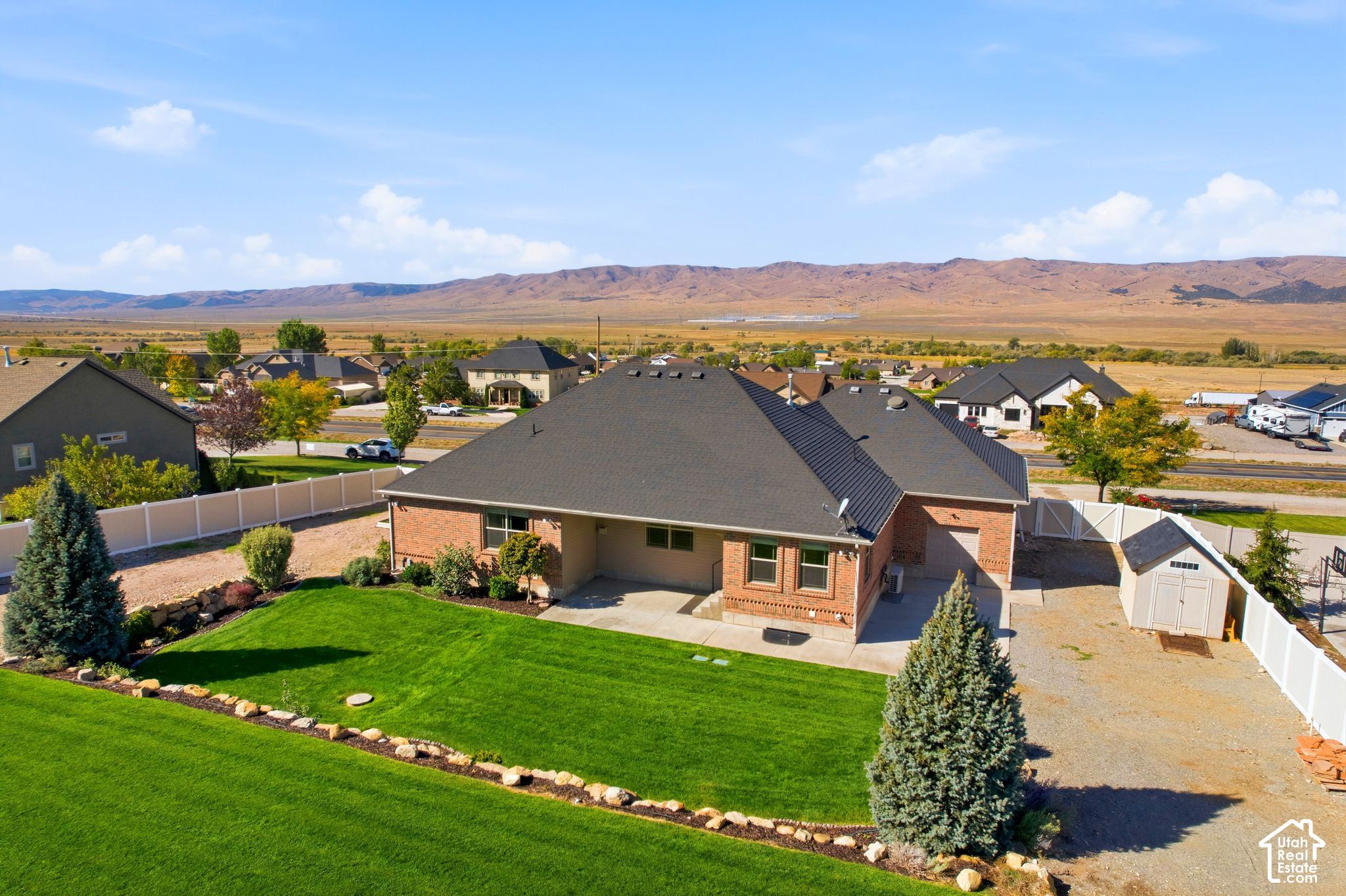 main property photo 10