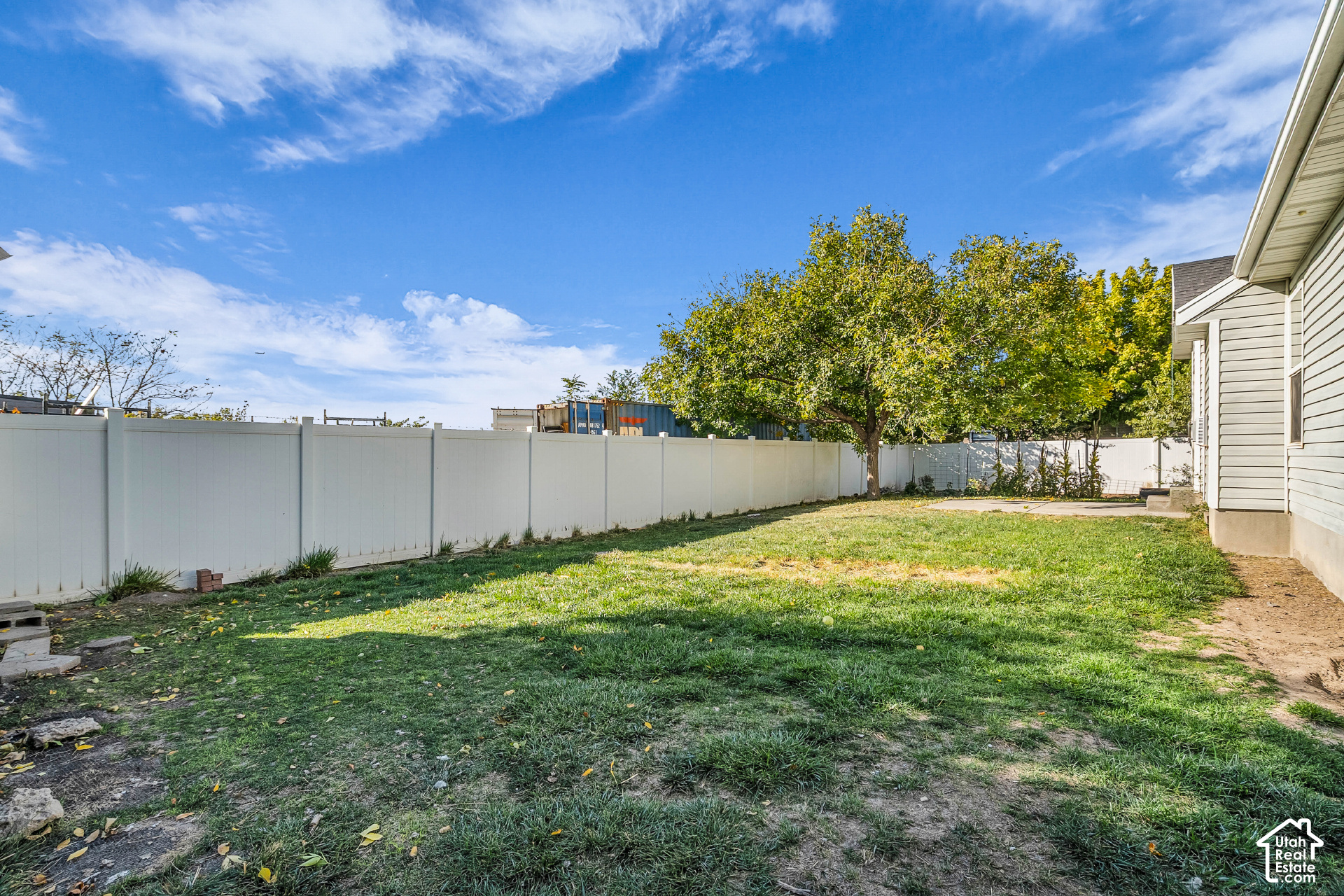 main property photo 20