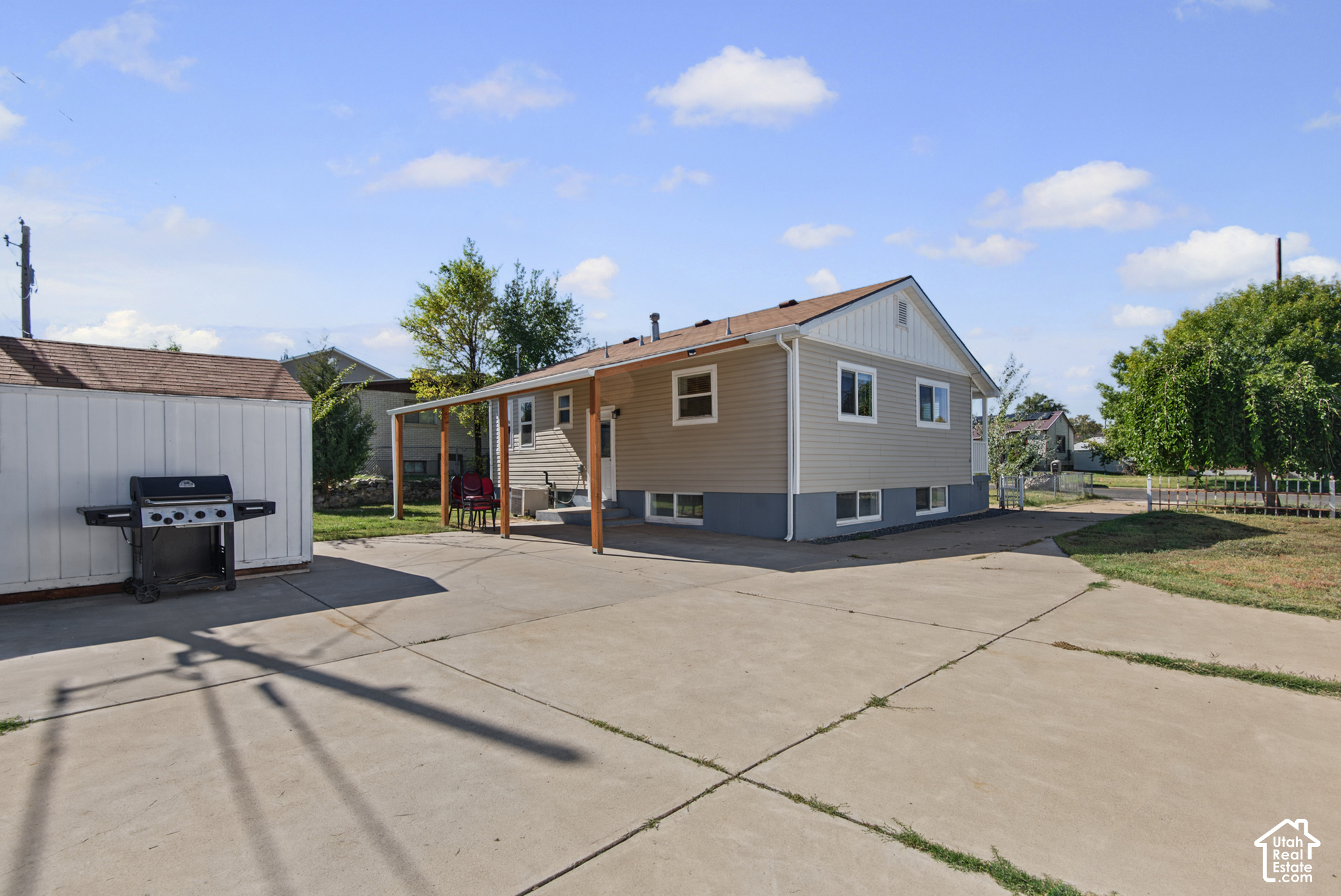 main property photo 16