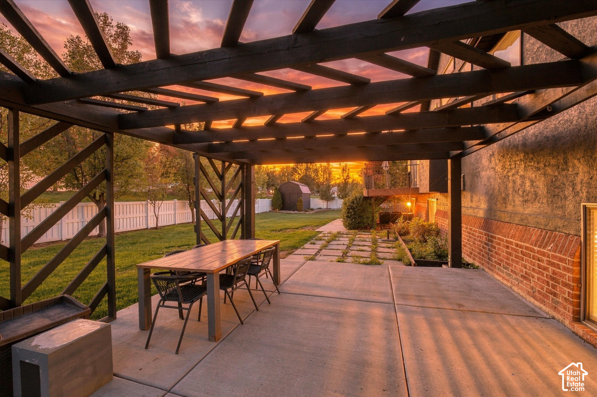 main property photo 6