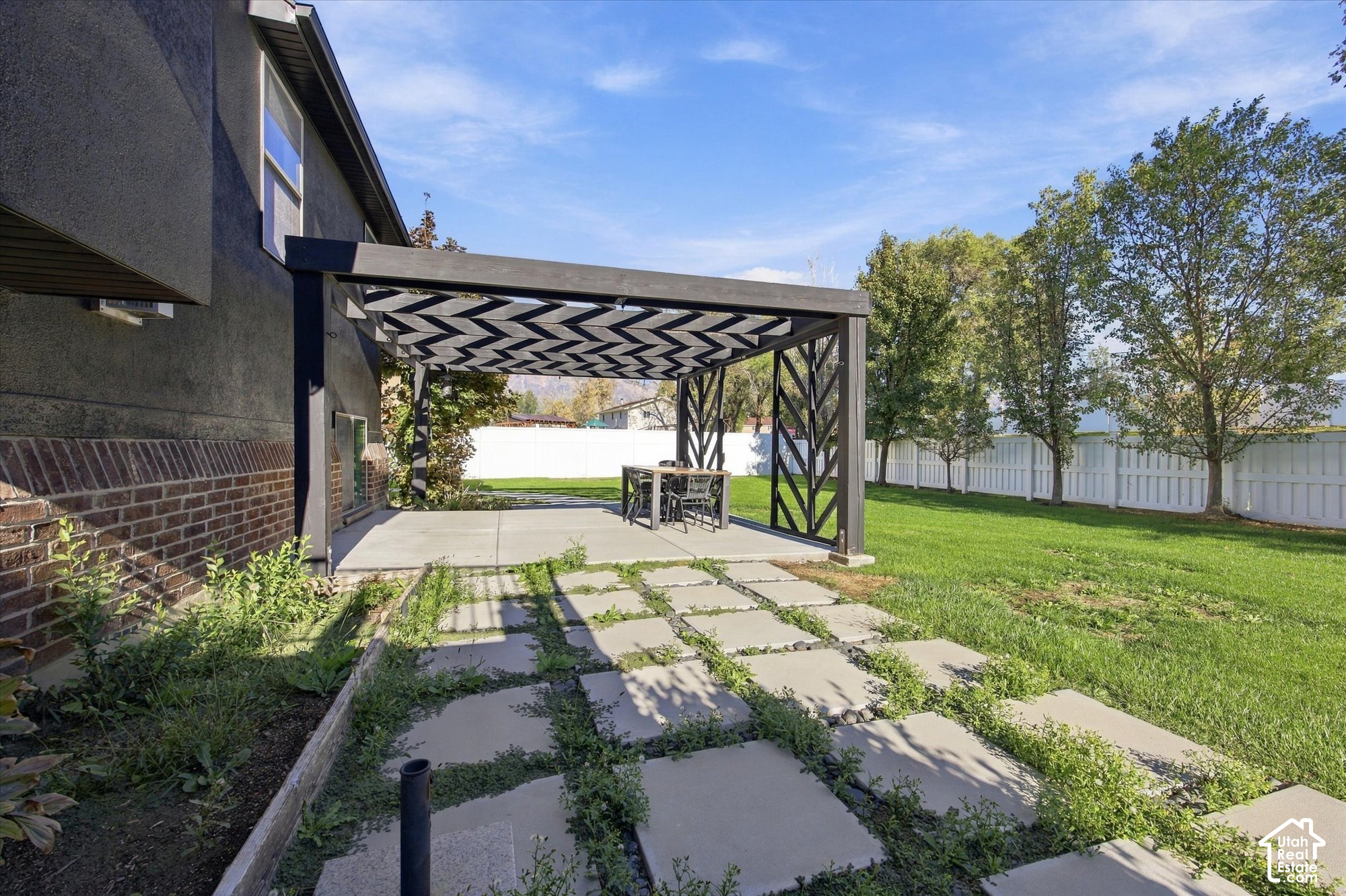 main property photo 74