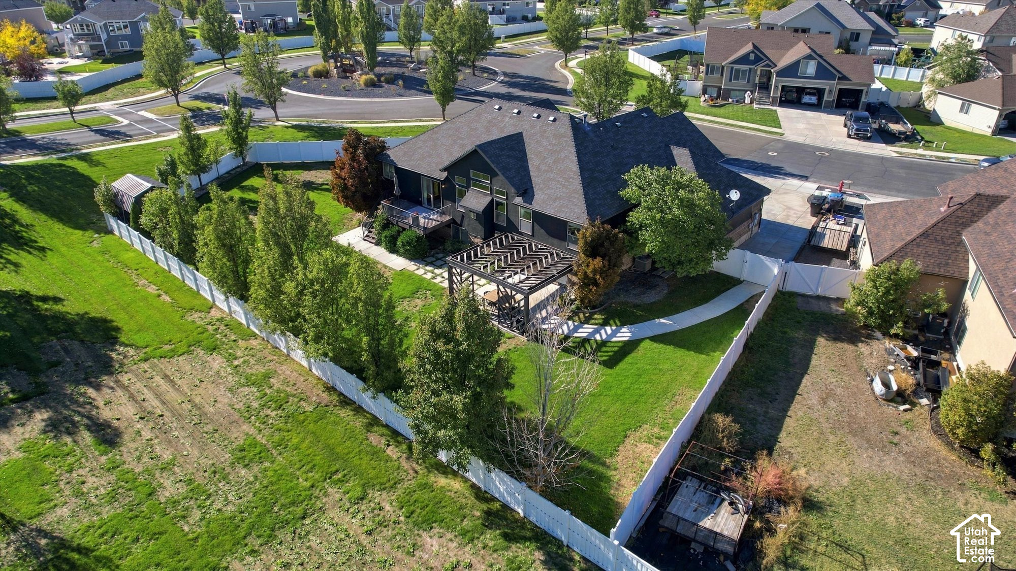 main property photo 78