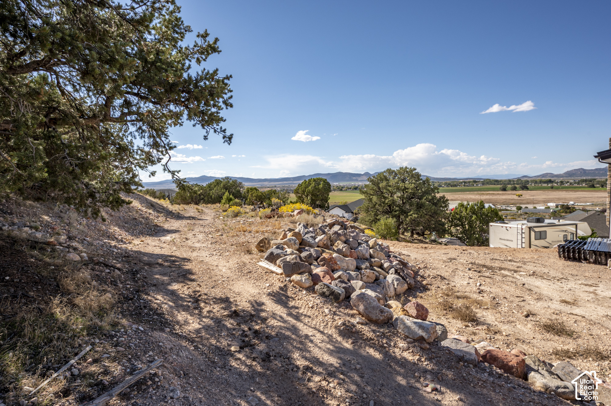 main property photo 74