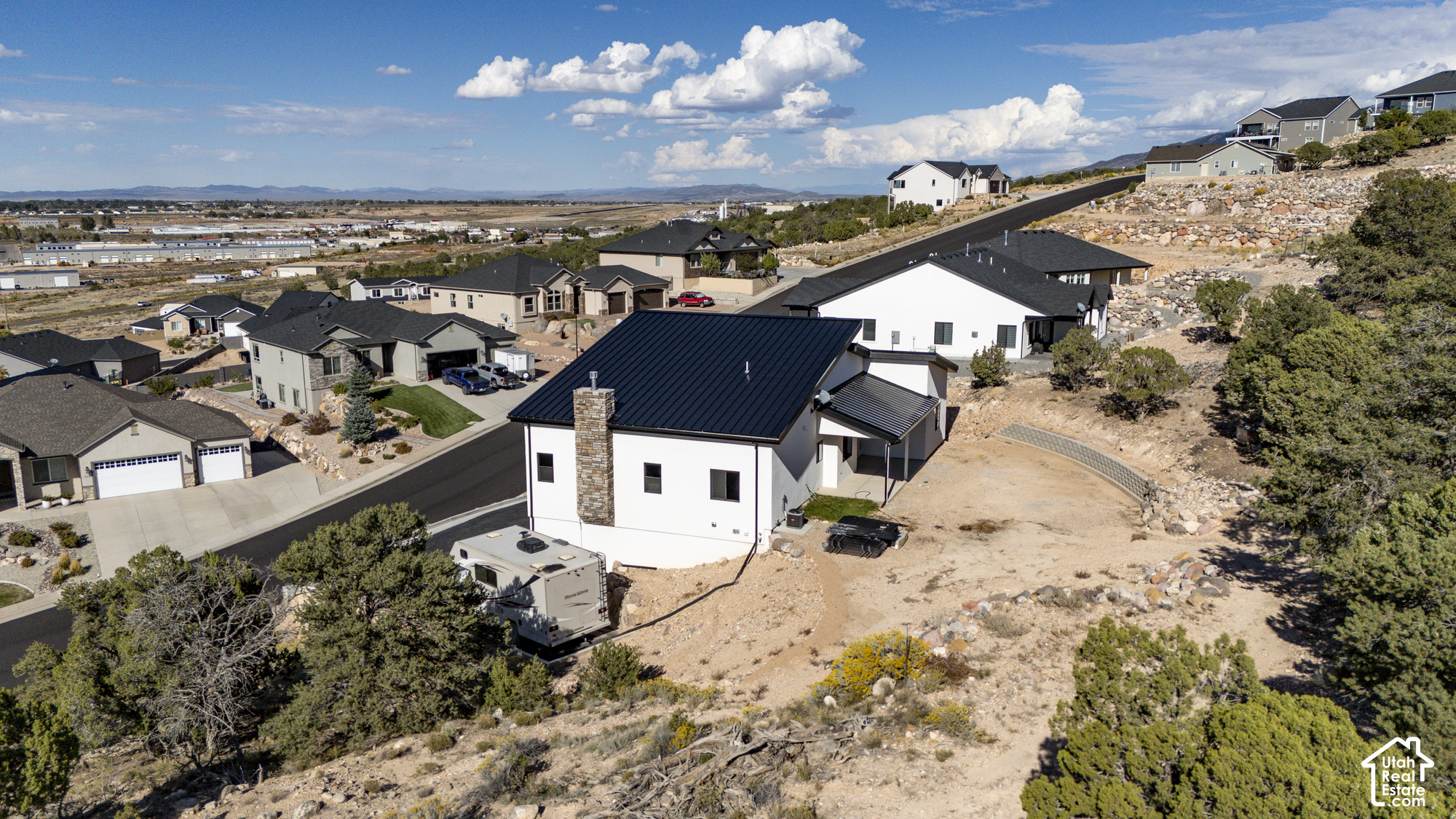 main property photo 78