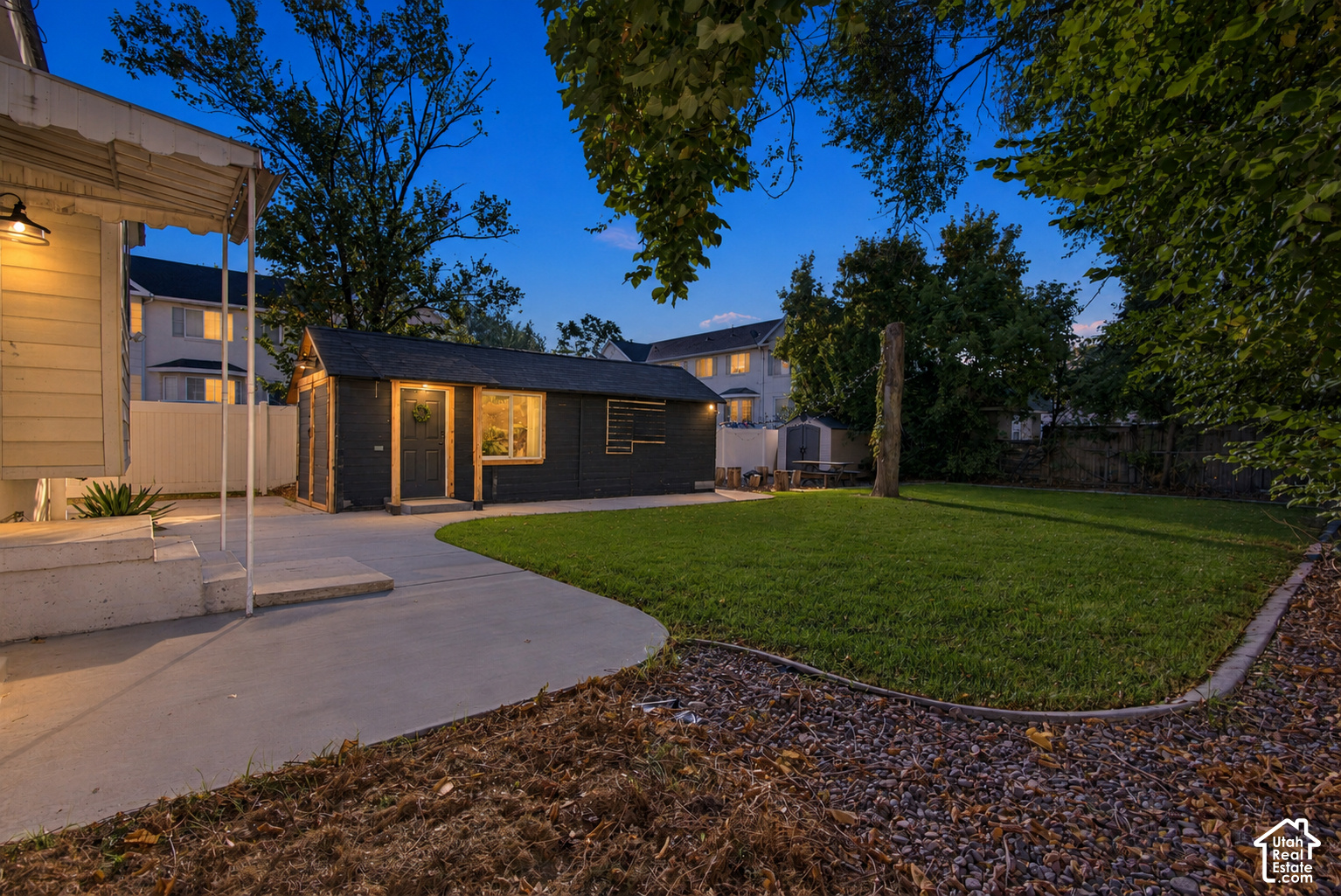 main property photo 30