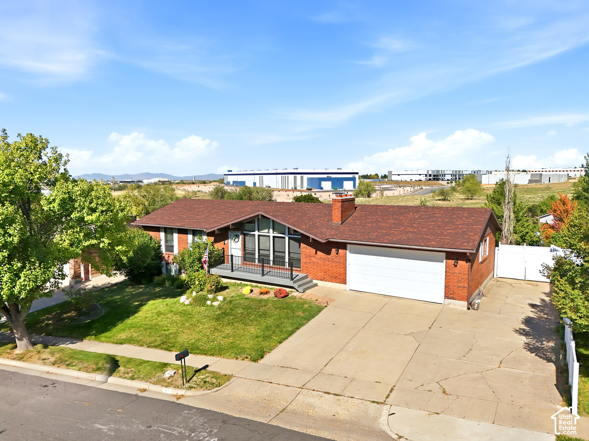 main property photo 30