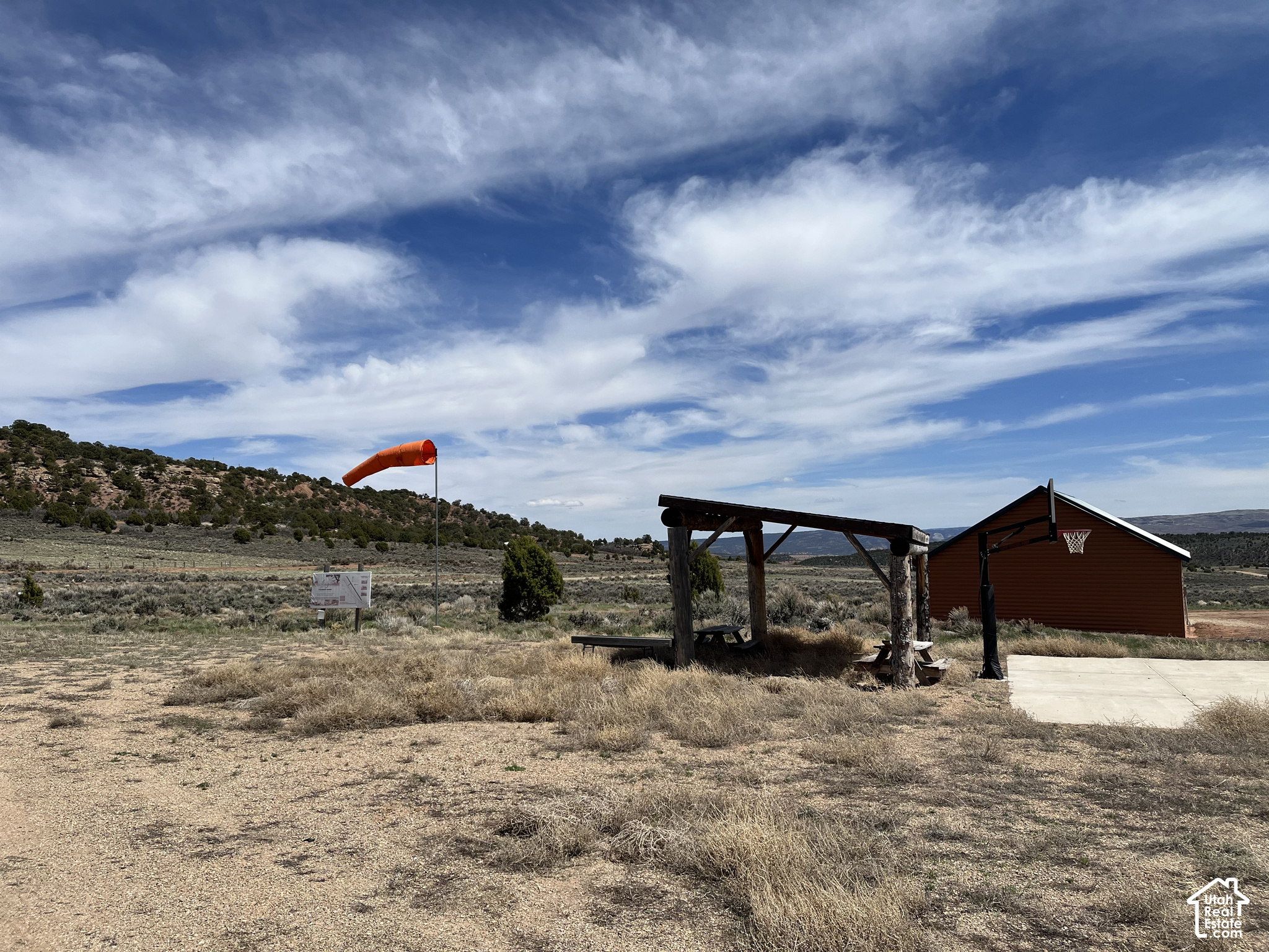 main property photo 14