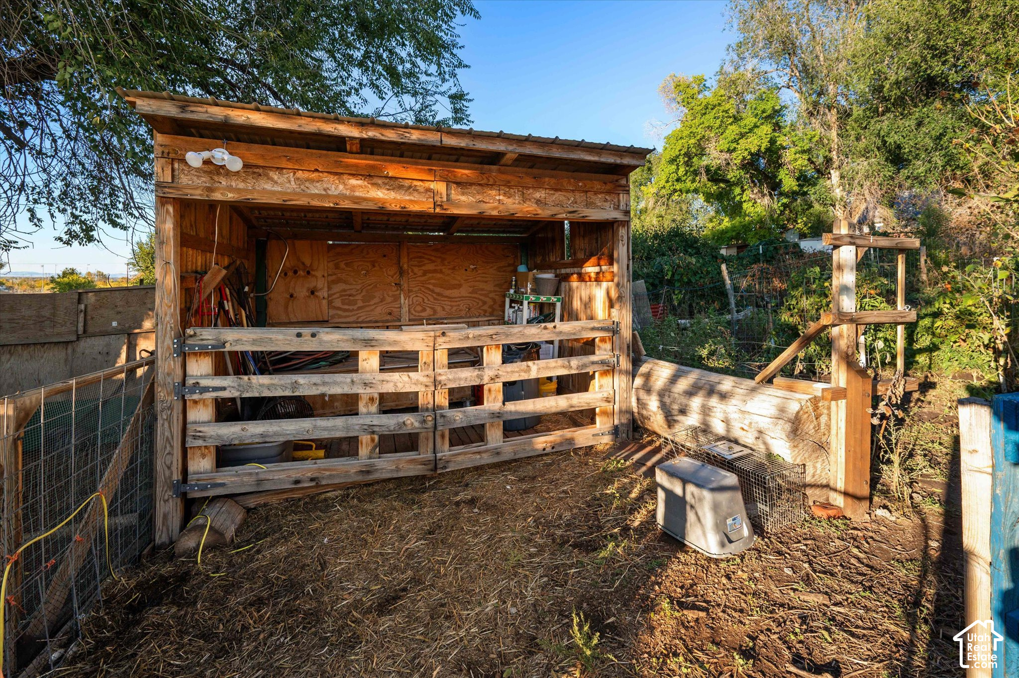main property photo 38