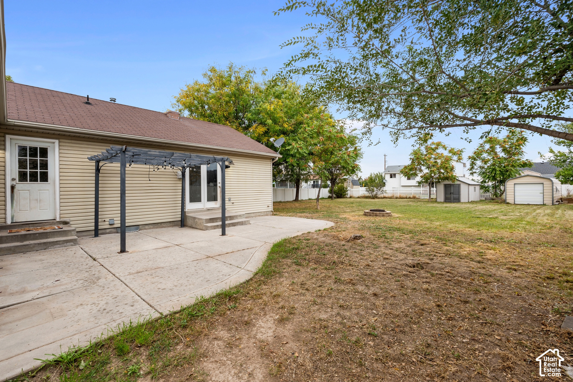 main property photo 11