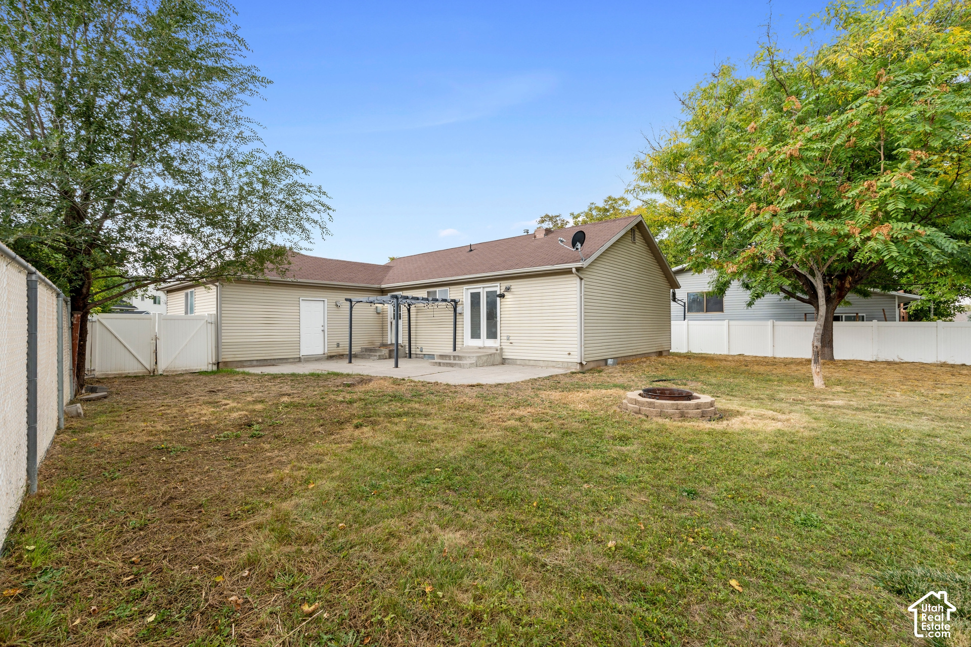 main property photo 12