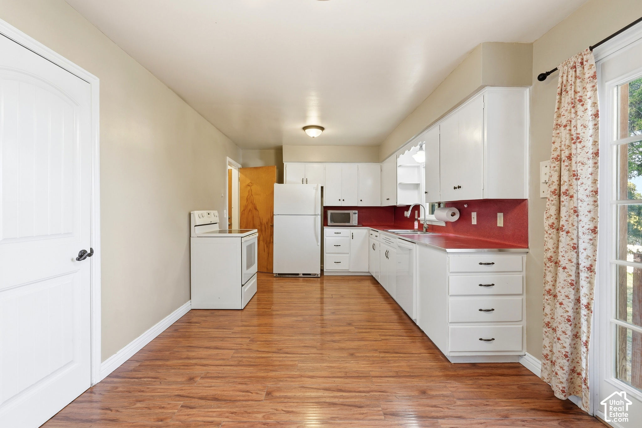 main property photo 18