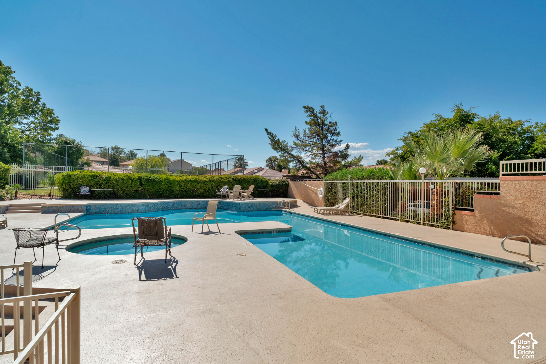 main property photo 40