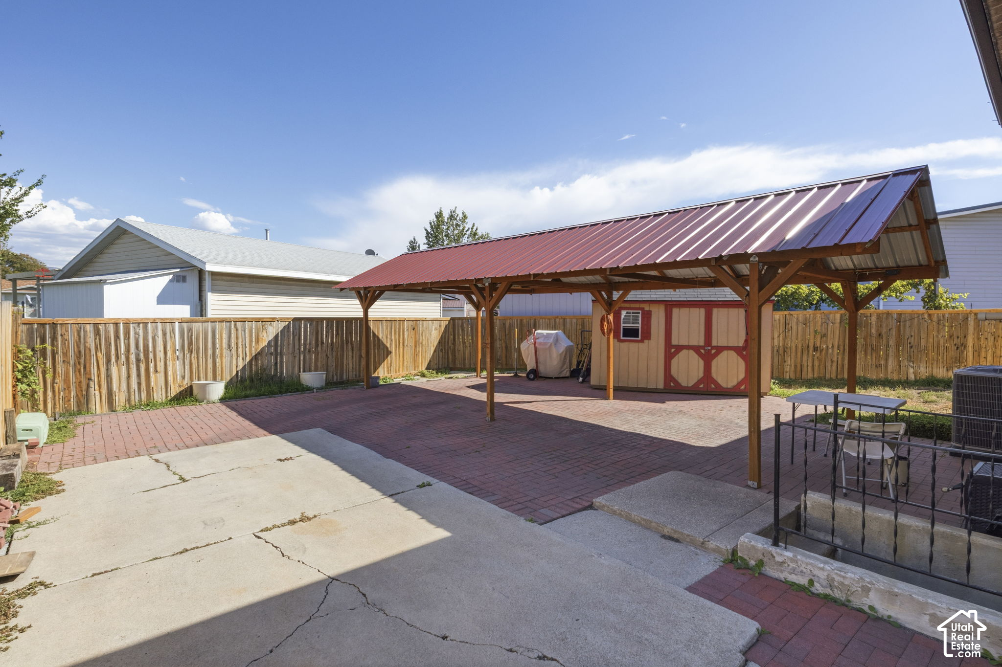 main property photo 11