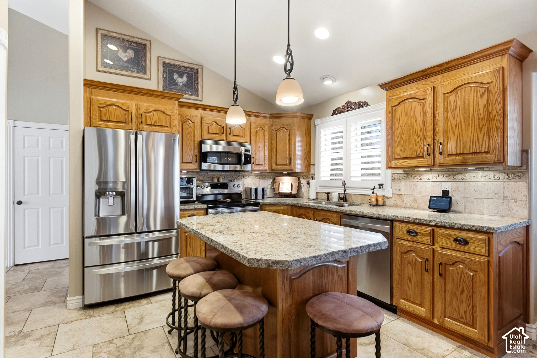 main property photo 11