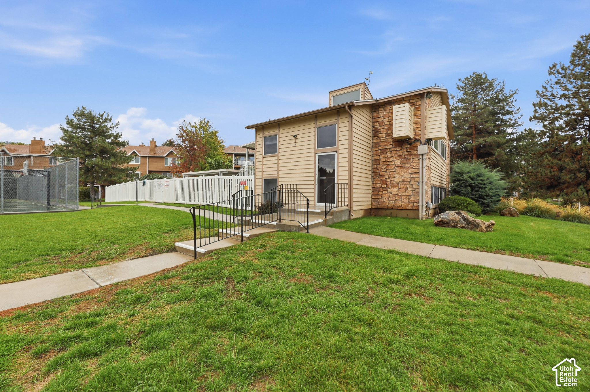 main property photo 31