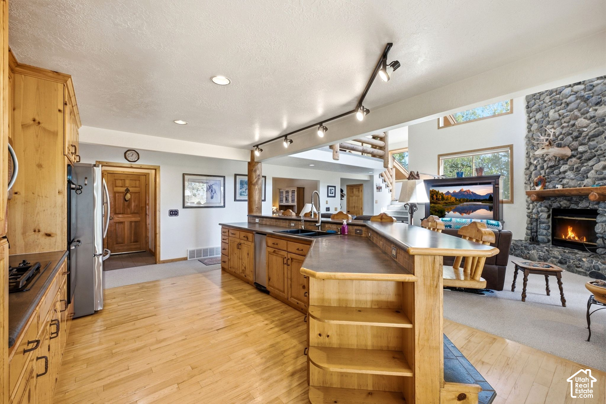main property photo 18