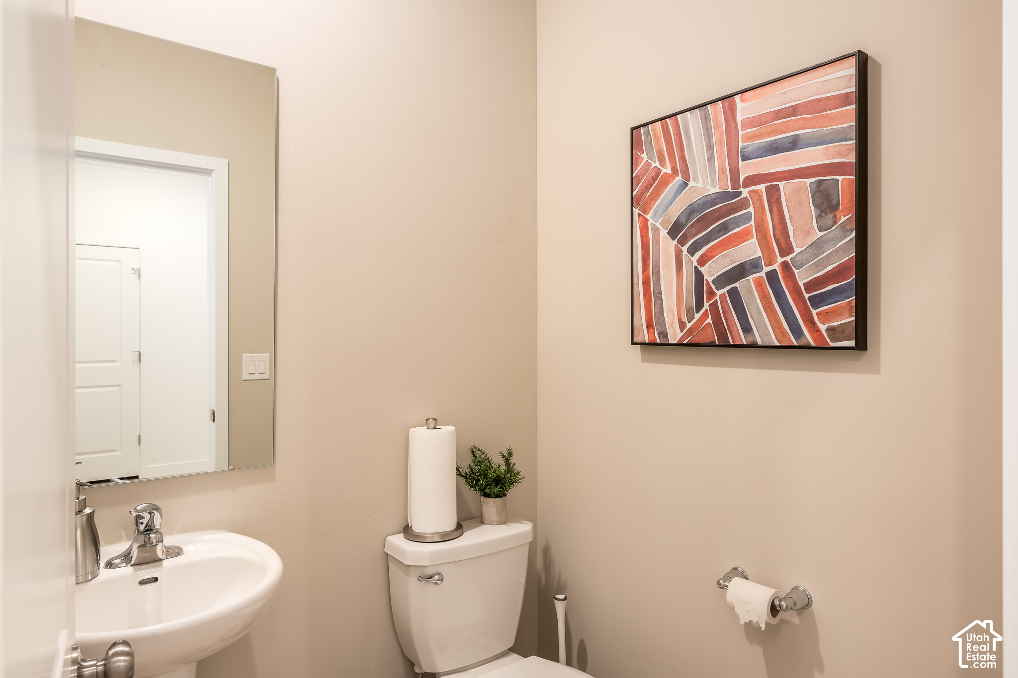 main property photo 6