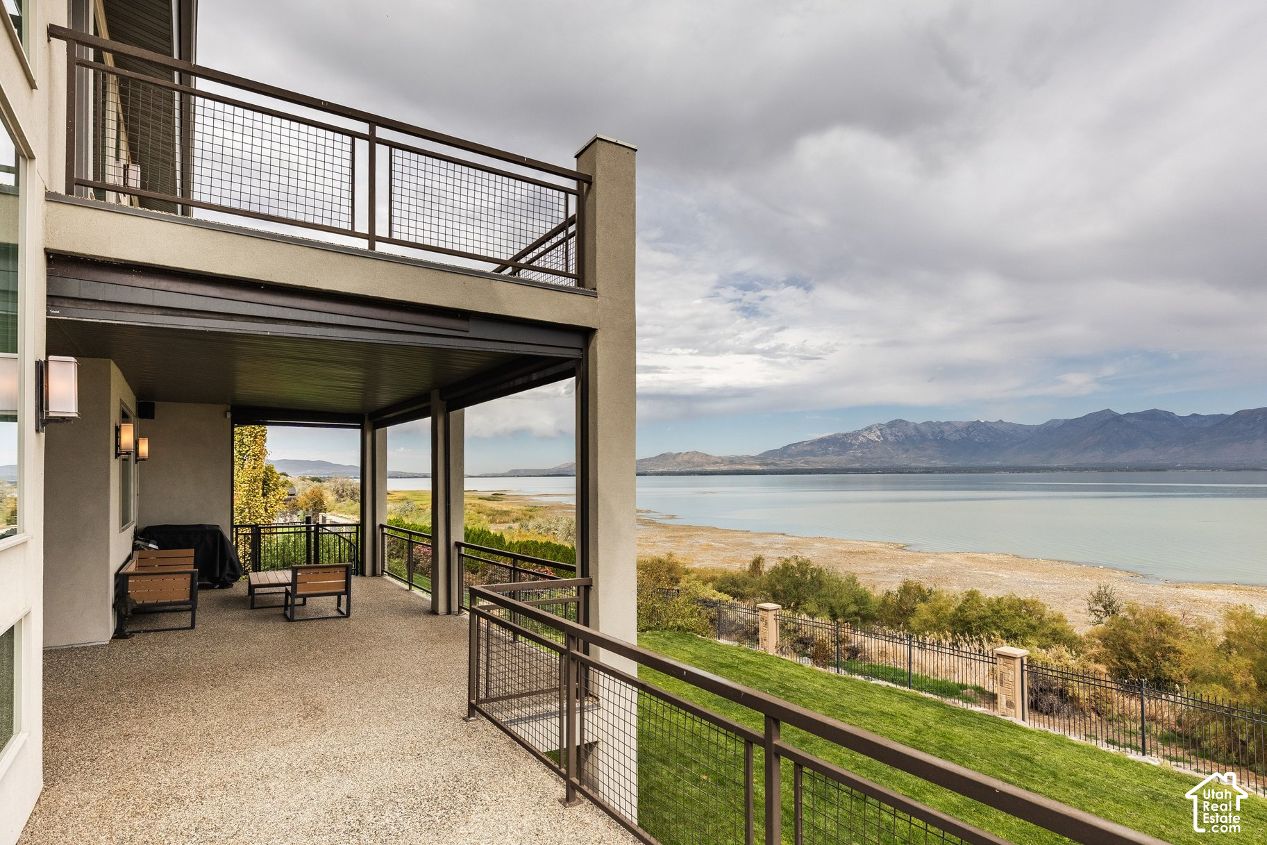 main property photo 17