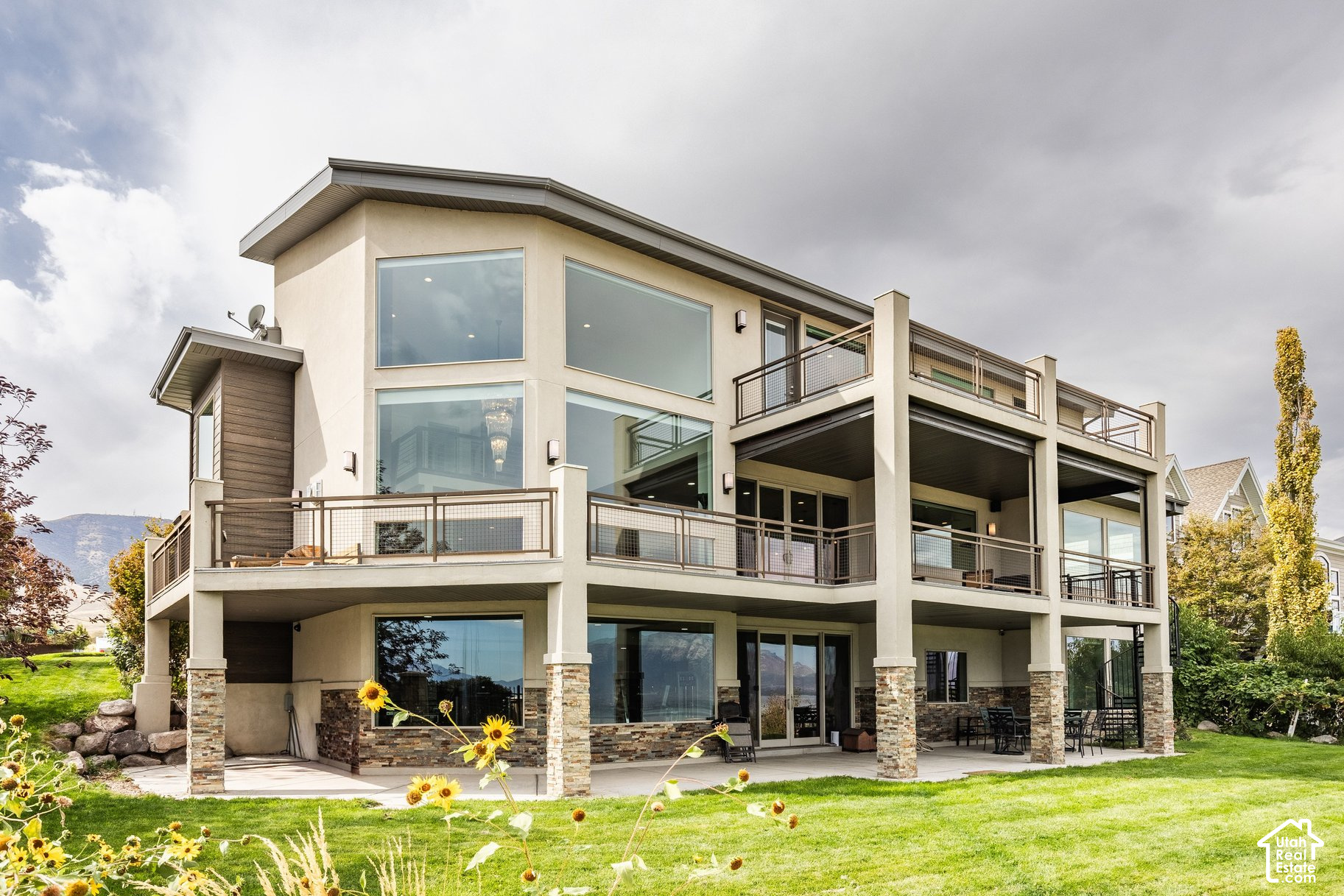 main property photo 59
