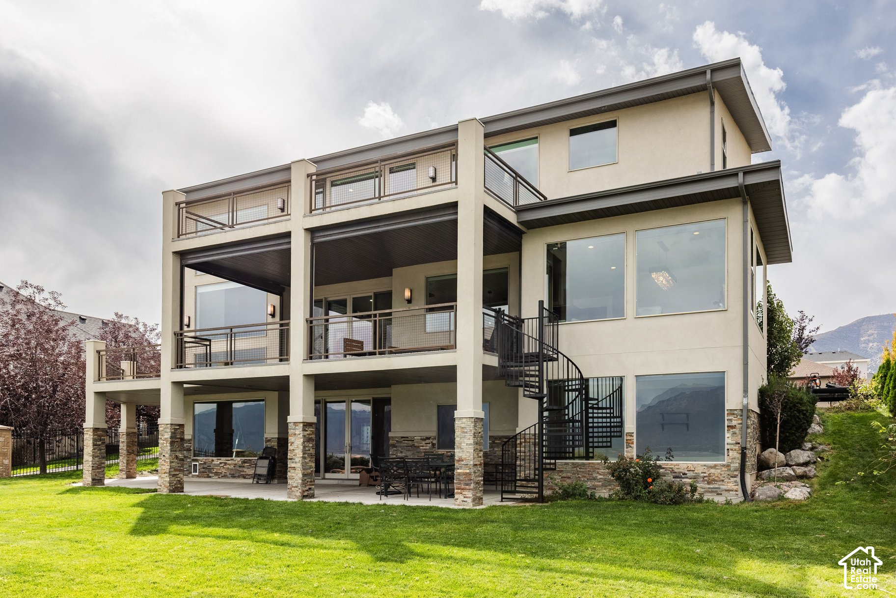 main property photo 62