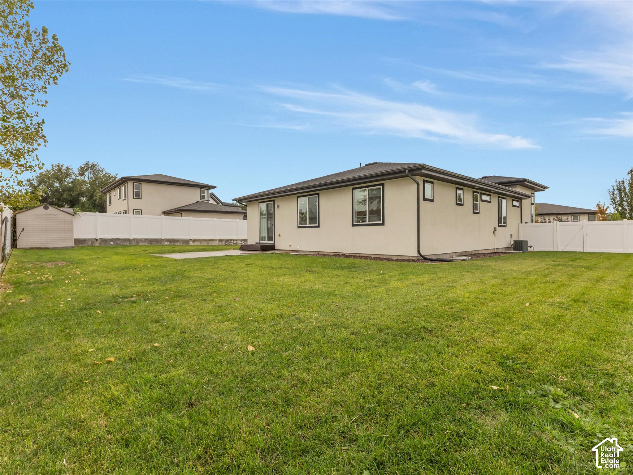 main property photo 20