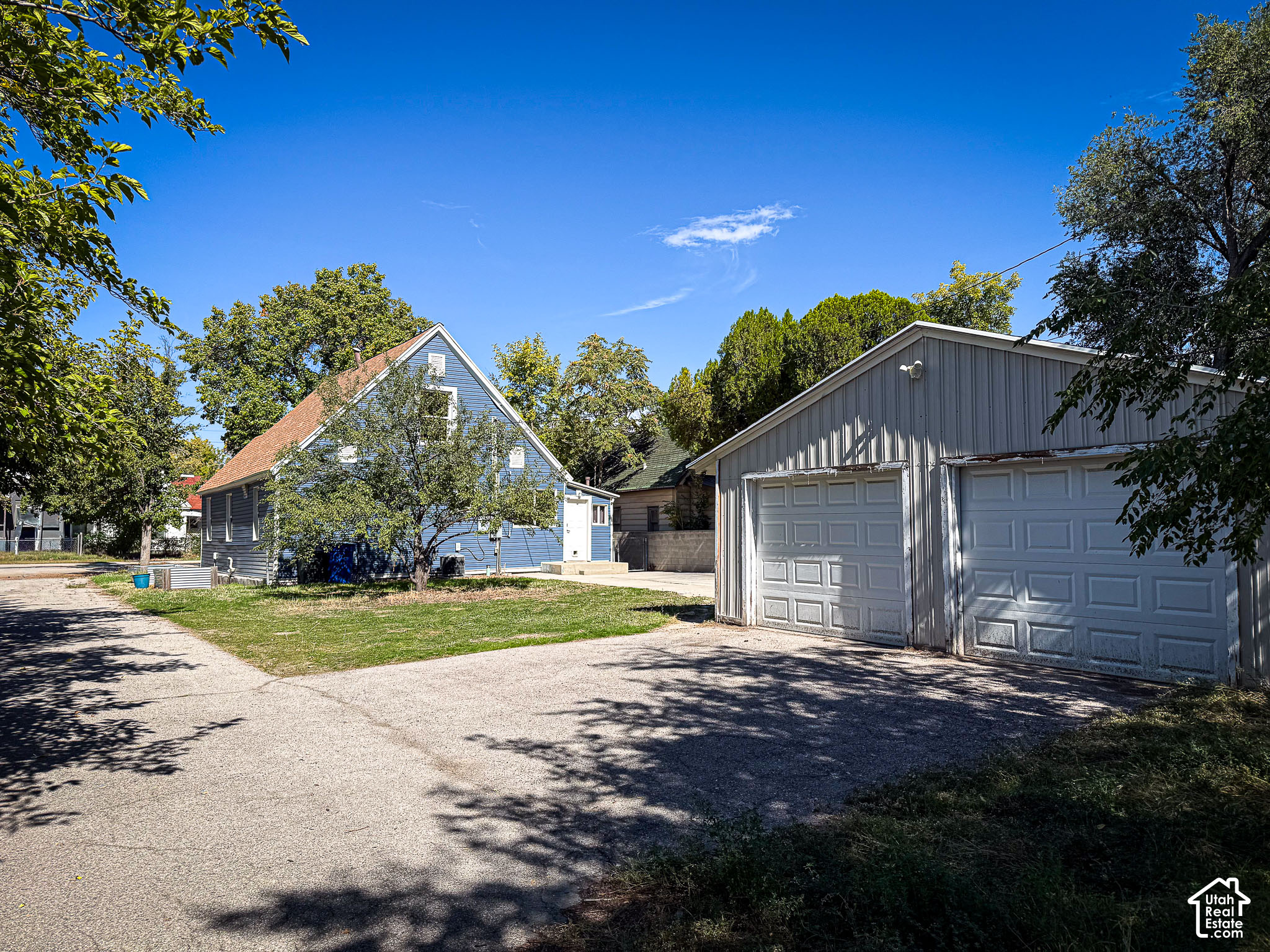 main property photo 10