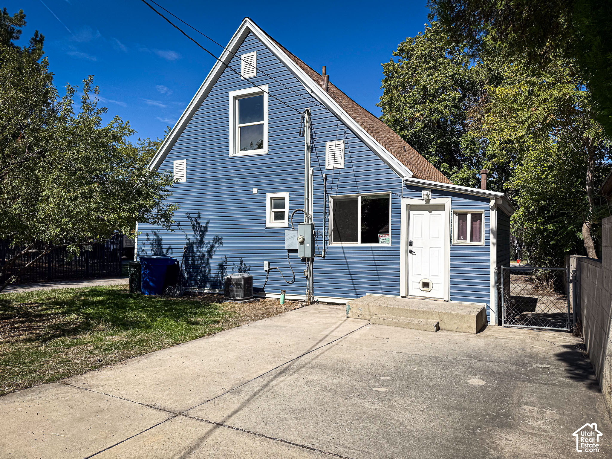 main property photo 11